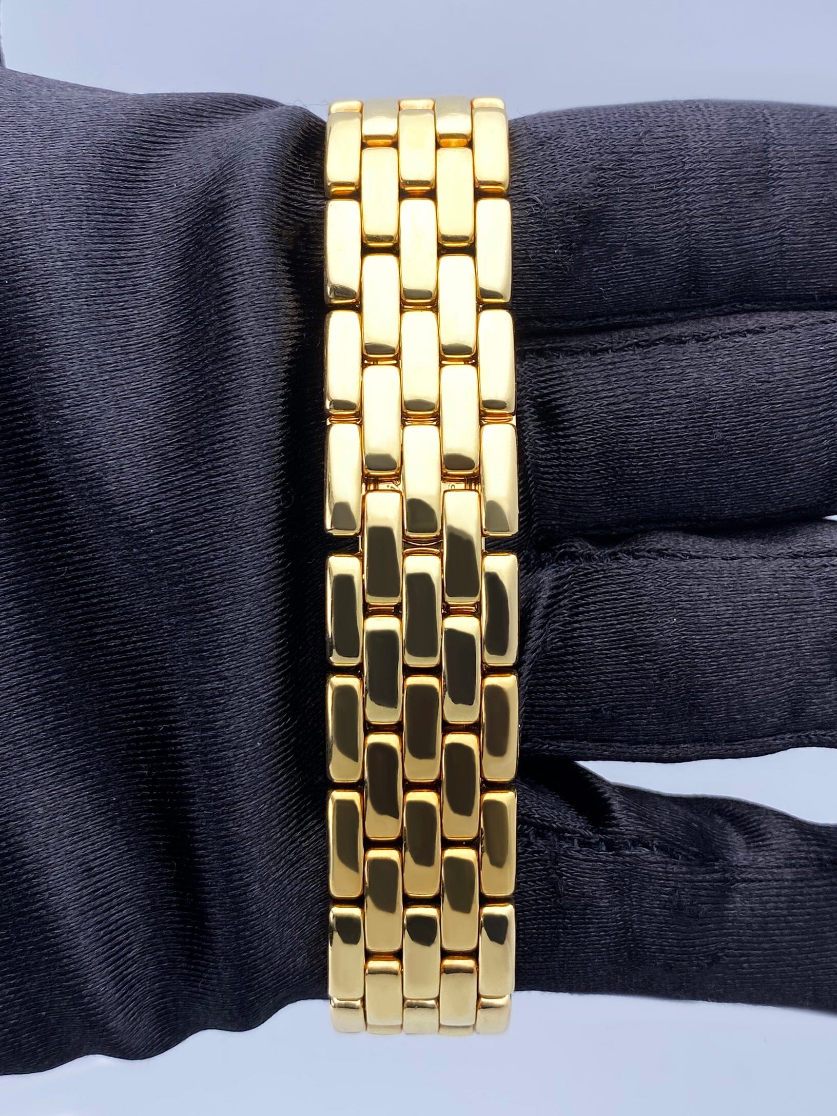 Cartier Panthere GGC98010 Yellow Gold Midsize Ladies Watch Box Papers