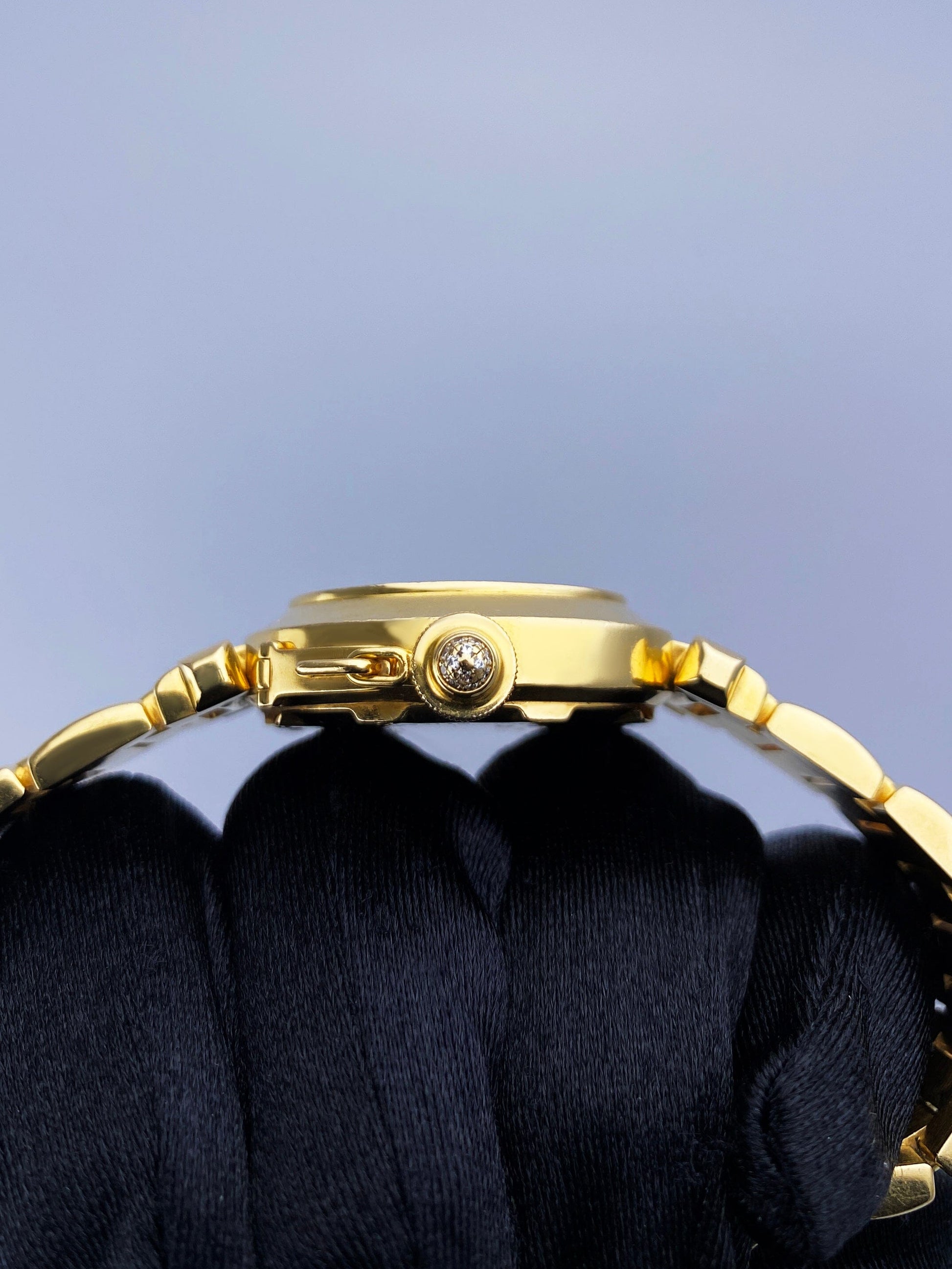 Cartier Pasha 2399 18K Yellow Gold Ladies Watch - Wristwatch