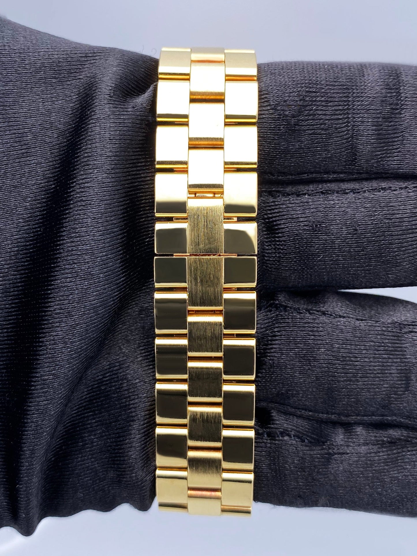 Cartier Roadster W62018Y5 Sliver Dial Yellow Gold Ladies Watch