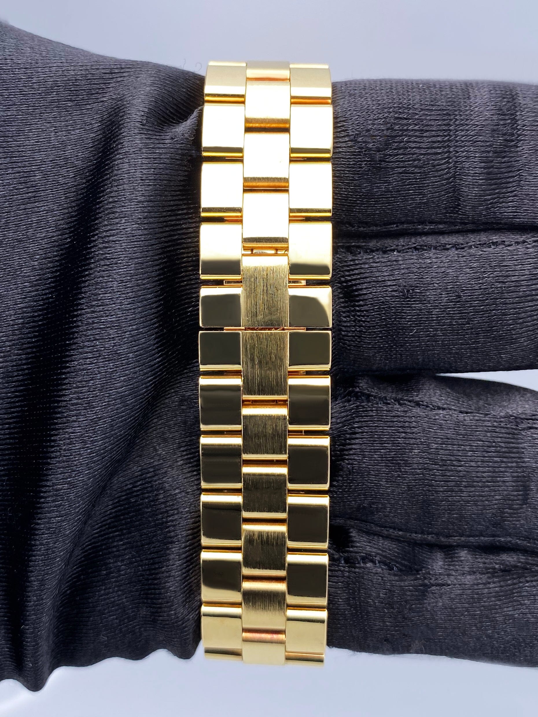 Cartier Roadster W62018Y5 Sliver Dial Yellow Gold Ladies Watch