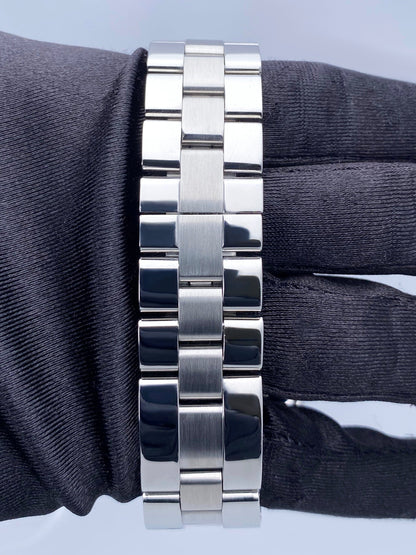 Cartier Roadster XL W62032X6 Stainless Steel Mens Watch