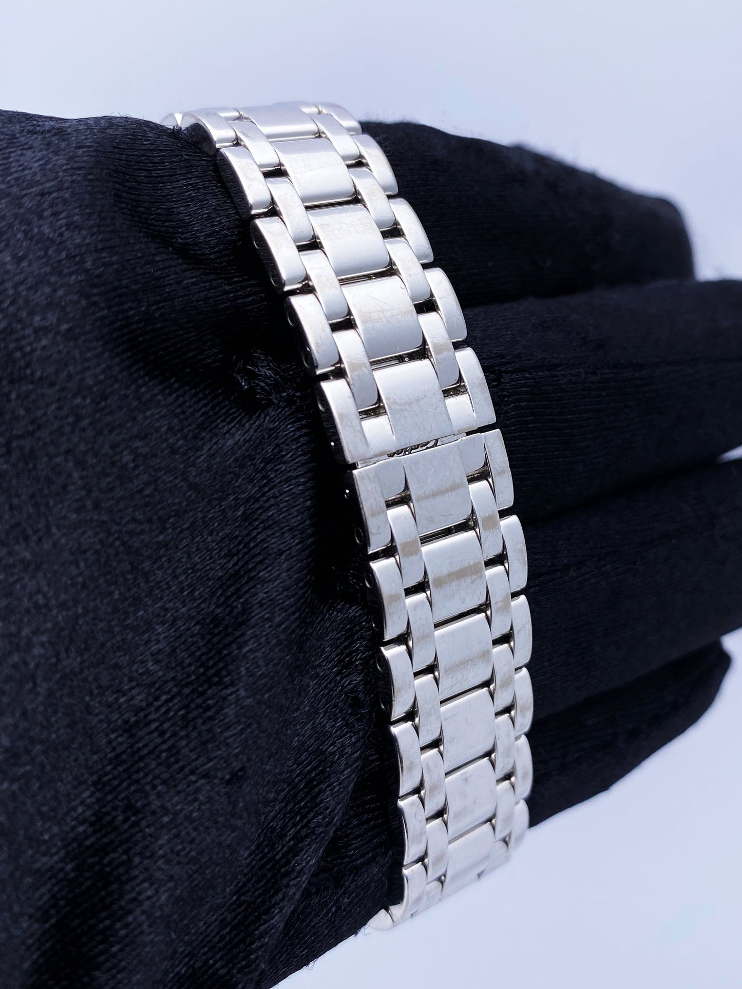 Cartier Tank Americaine 1713 18K White Gold Ladies Watch - Wristwatch