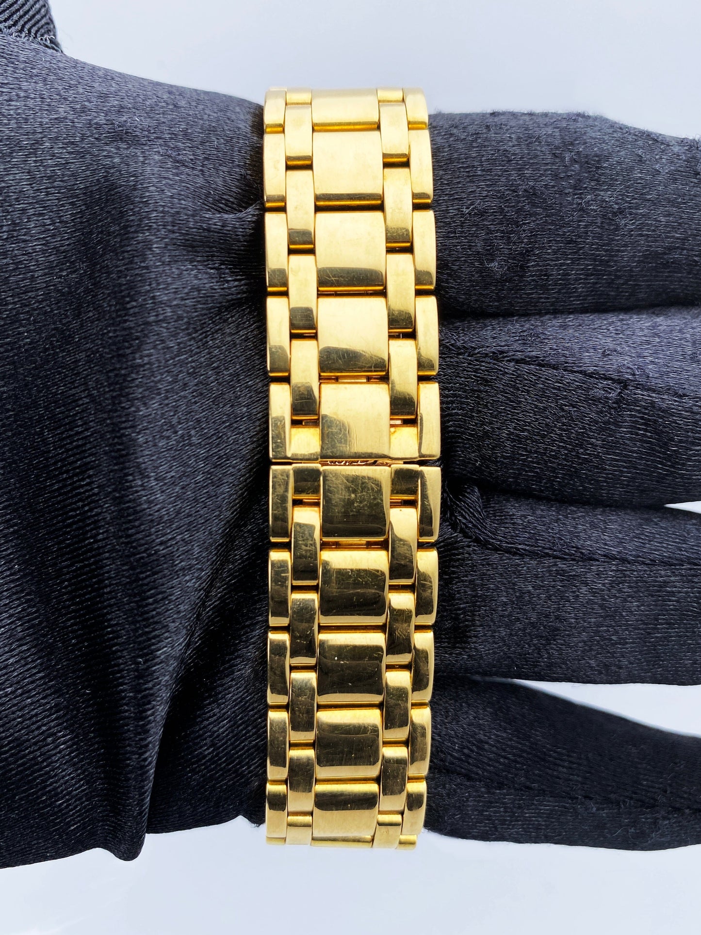 Cartier Tank Americaine W26014K2 Midsize 18K Yellow Gold Watch Box Papers - Wristwatch