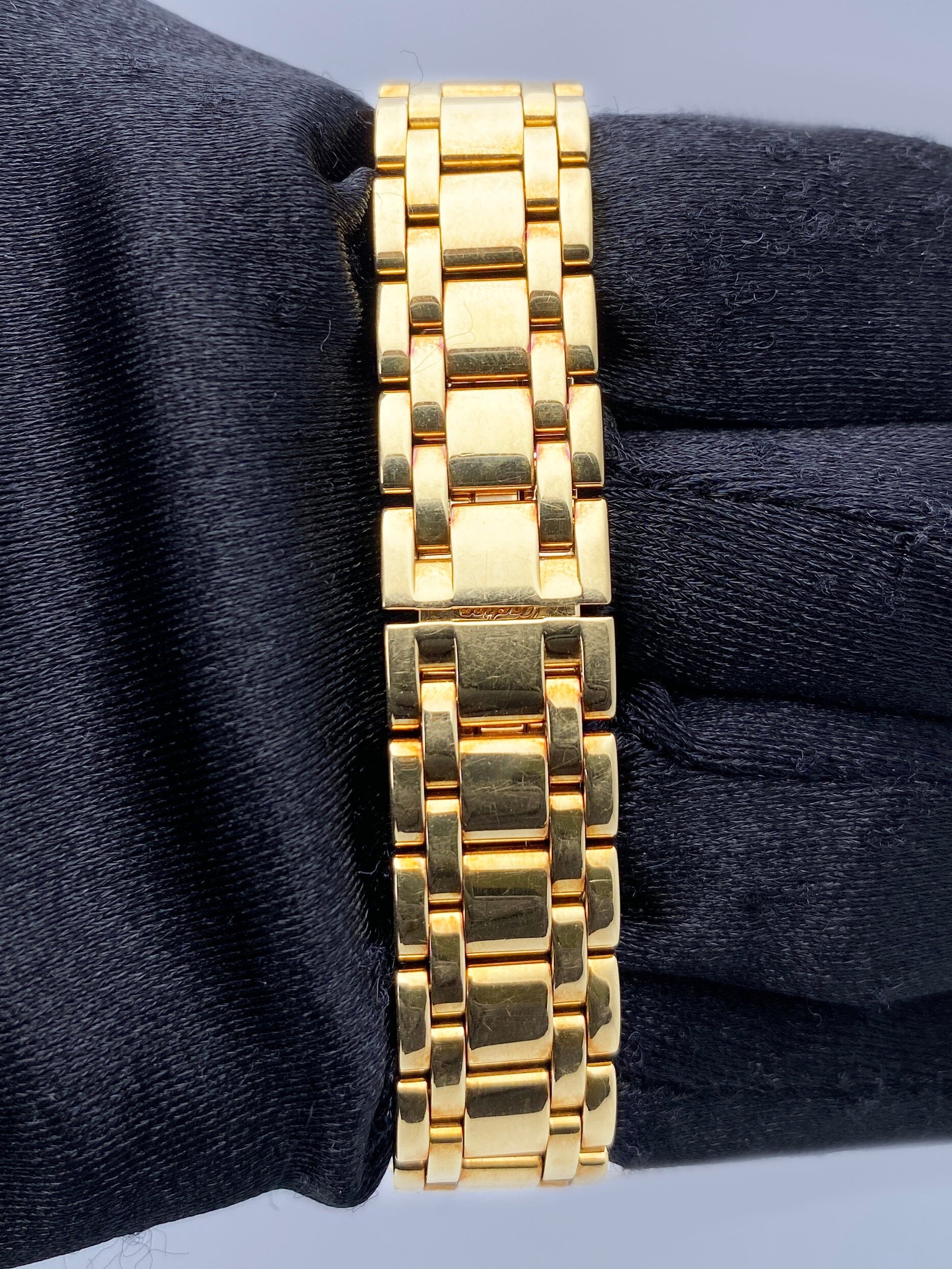Cartier Tank Americaine WB7012K2 Diamond Ladies Watch - Wristwatch