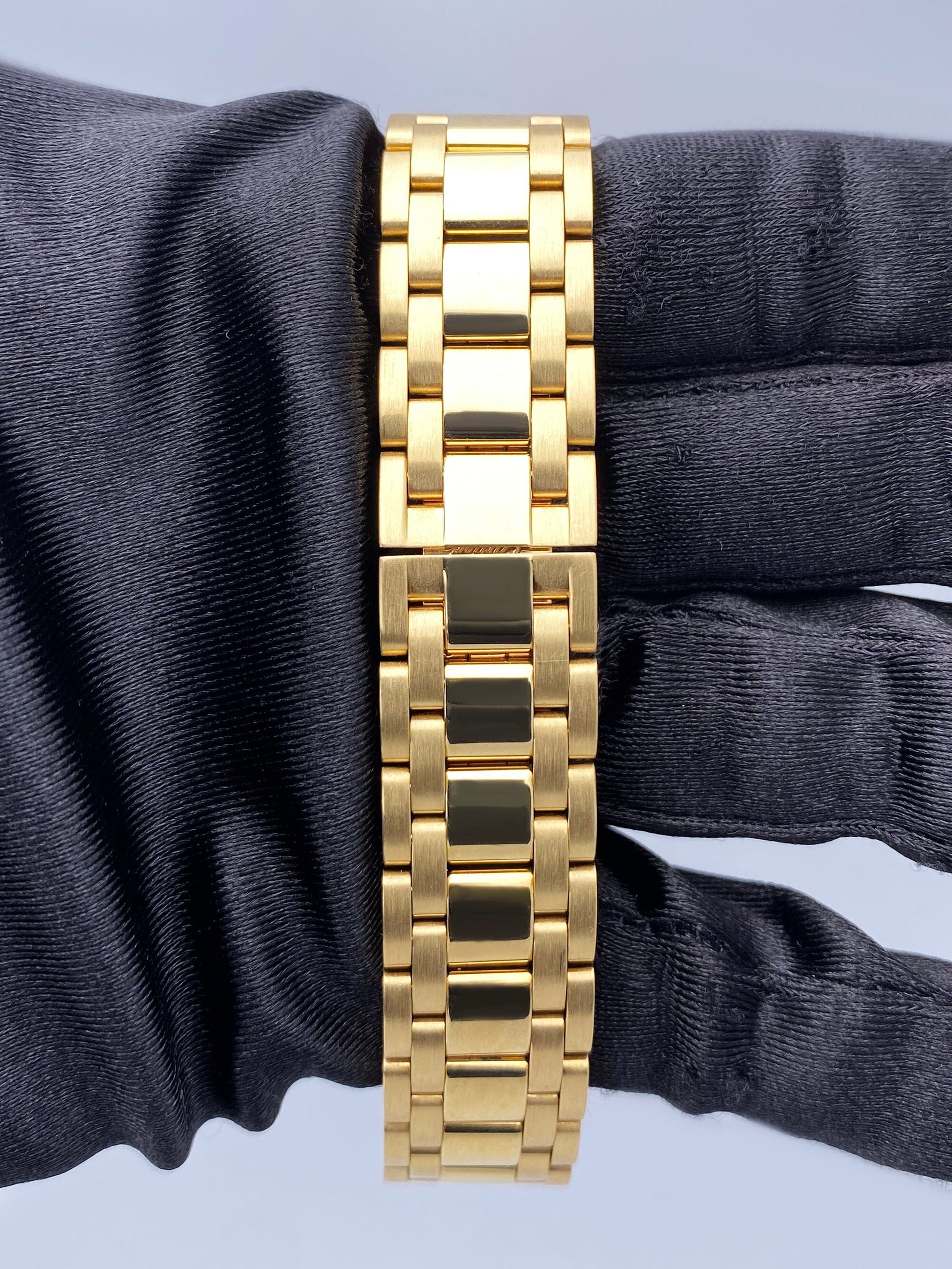 Cartier Tank Americaine WB7019K2 Diamond 18K Yellow Gold Ladies Watch - Watches