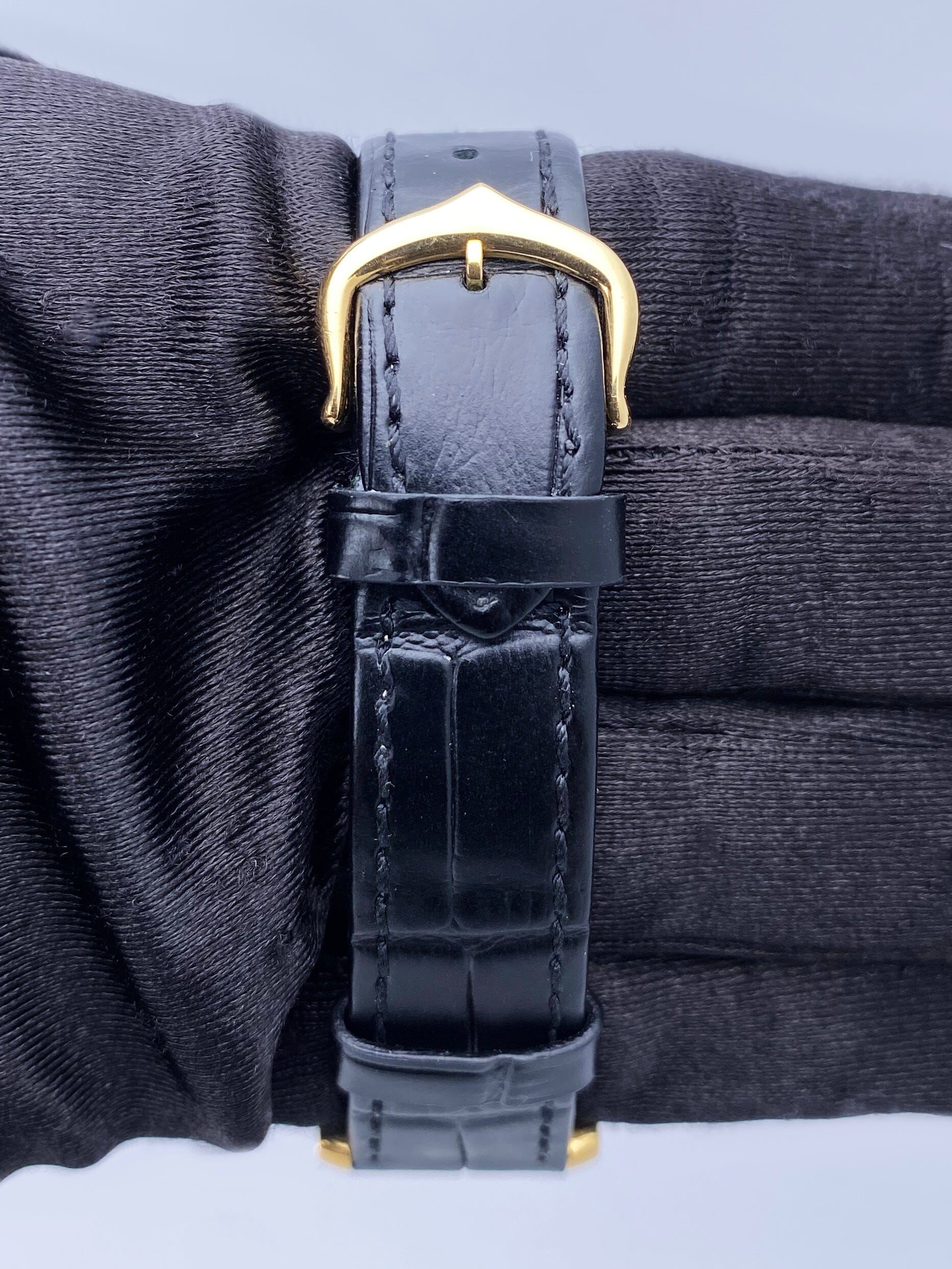 Cartier Tank Francaise W5000256 18K Yellow Gold Ladies Watch - Watches