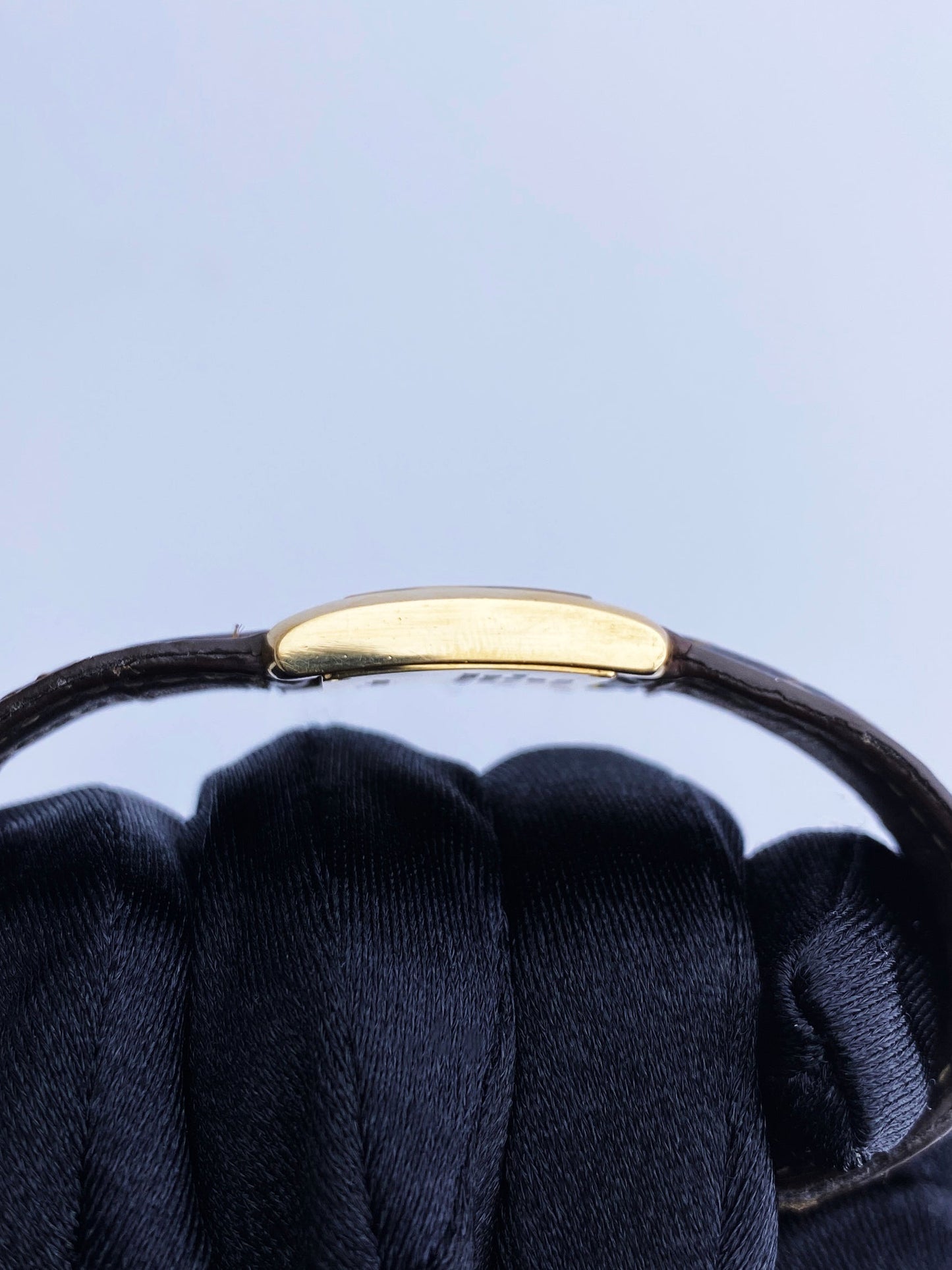 Cartier Tank Francaise 1820 18K Yellow Gold Ladies Watch