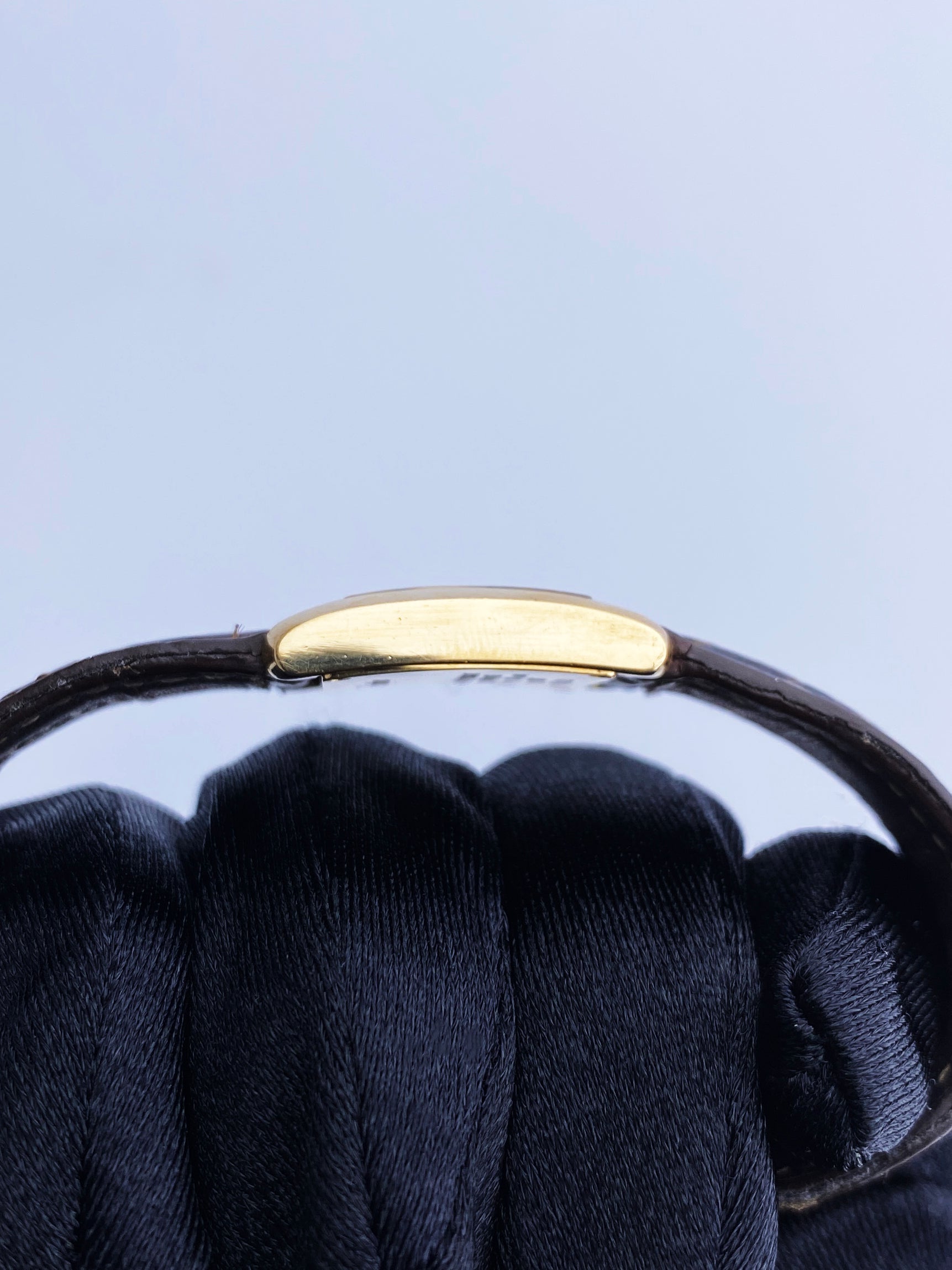 Cartier Tank Francaise 1820 18K Yellow Gold Ladies Watch