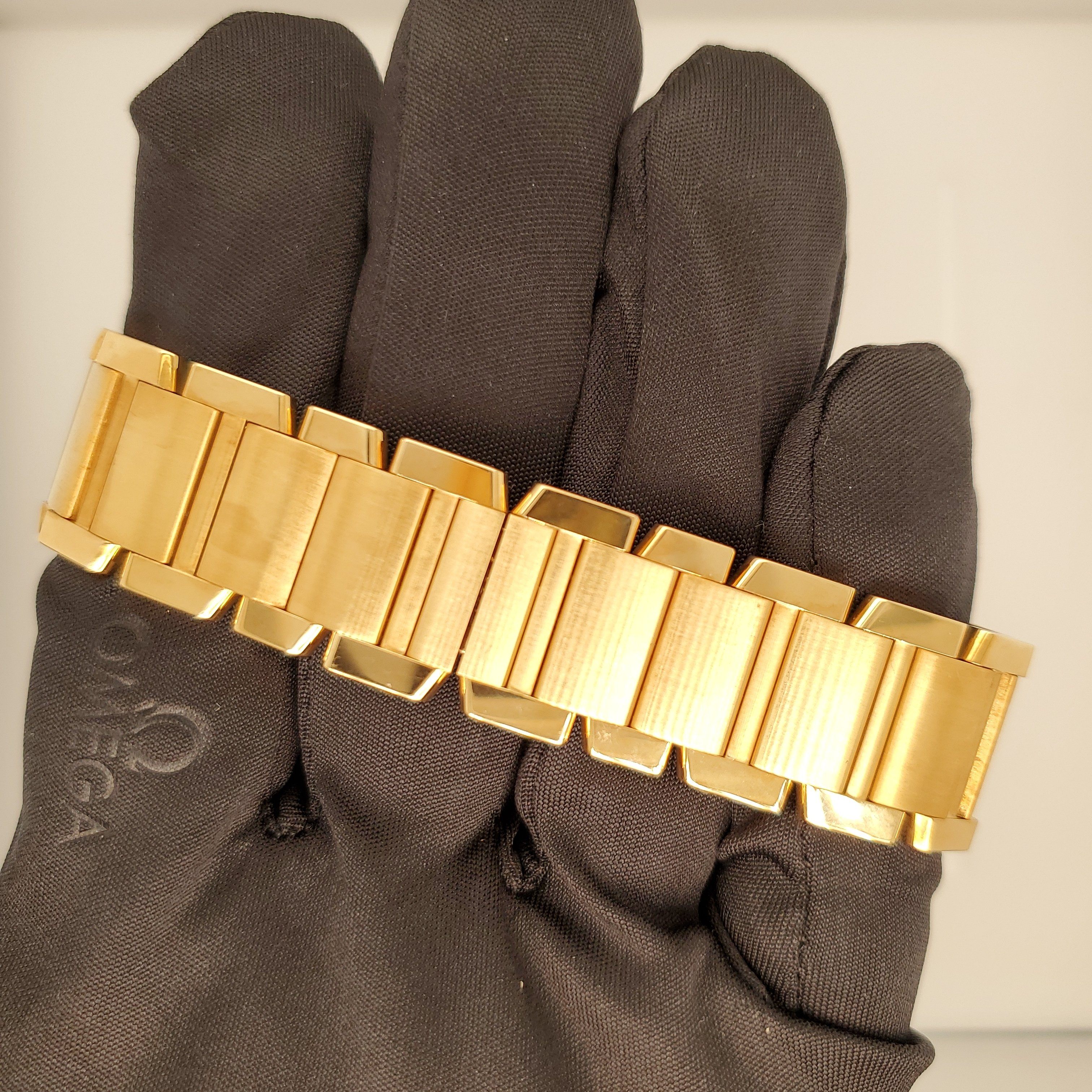 Cartier Tank Francaise 1840 18K Yellow Gold Watch | Phigora