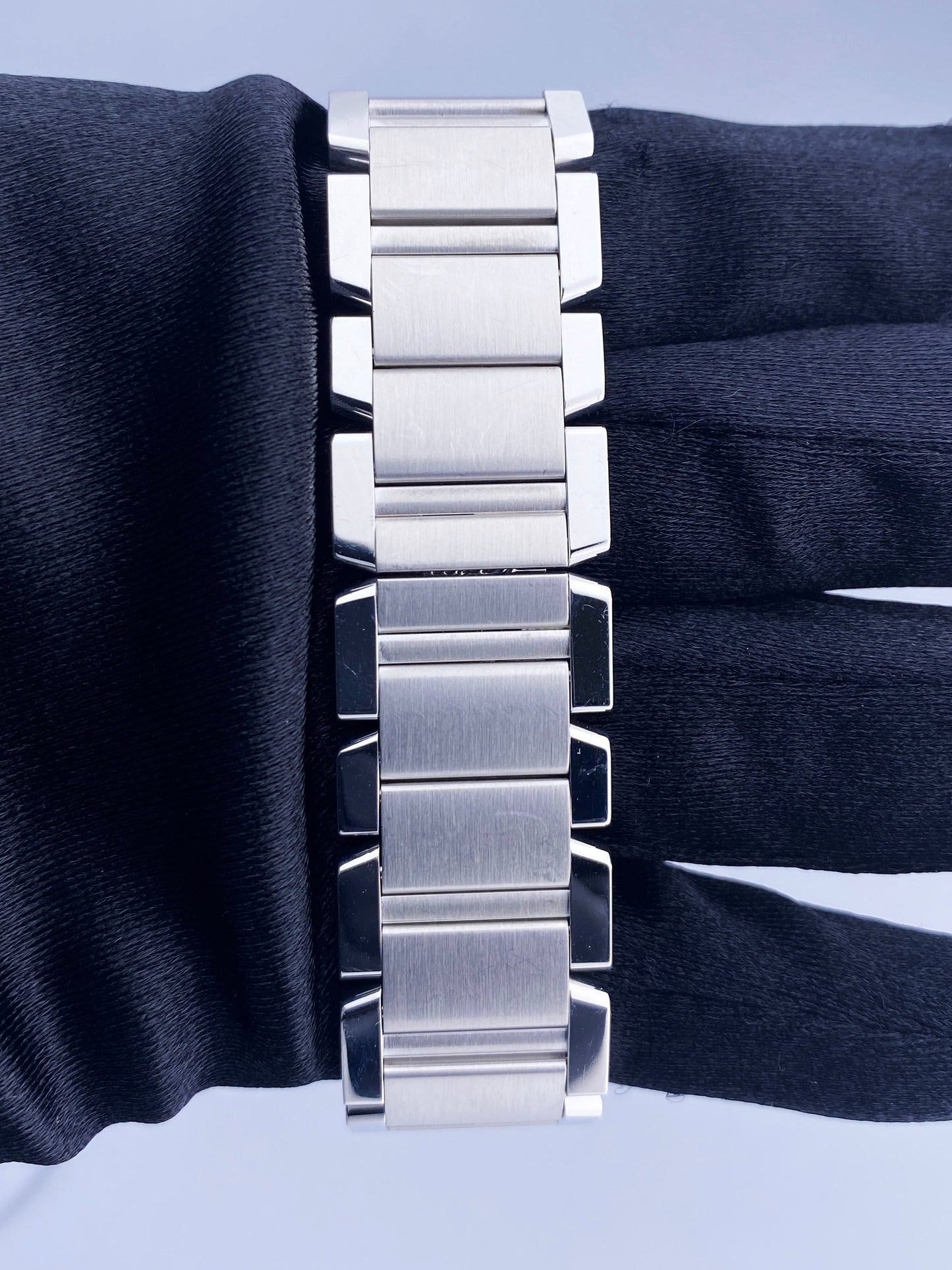 Cartier Tank Francaise WE1003S3 / 2366 18K White Gold Watch - Wristwatch
