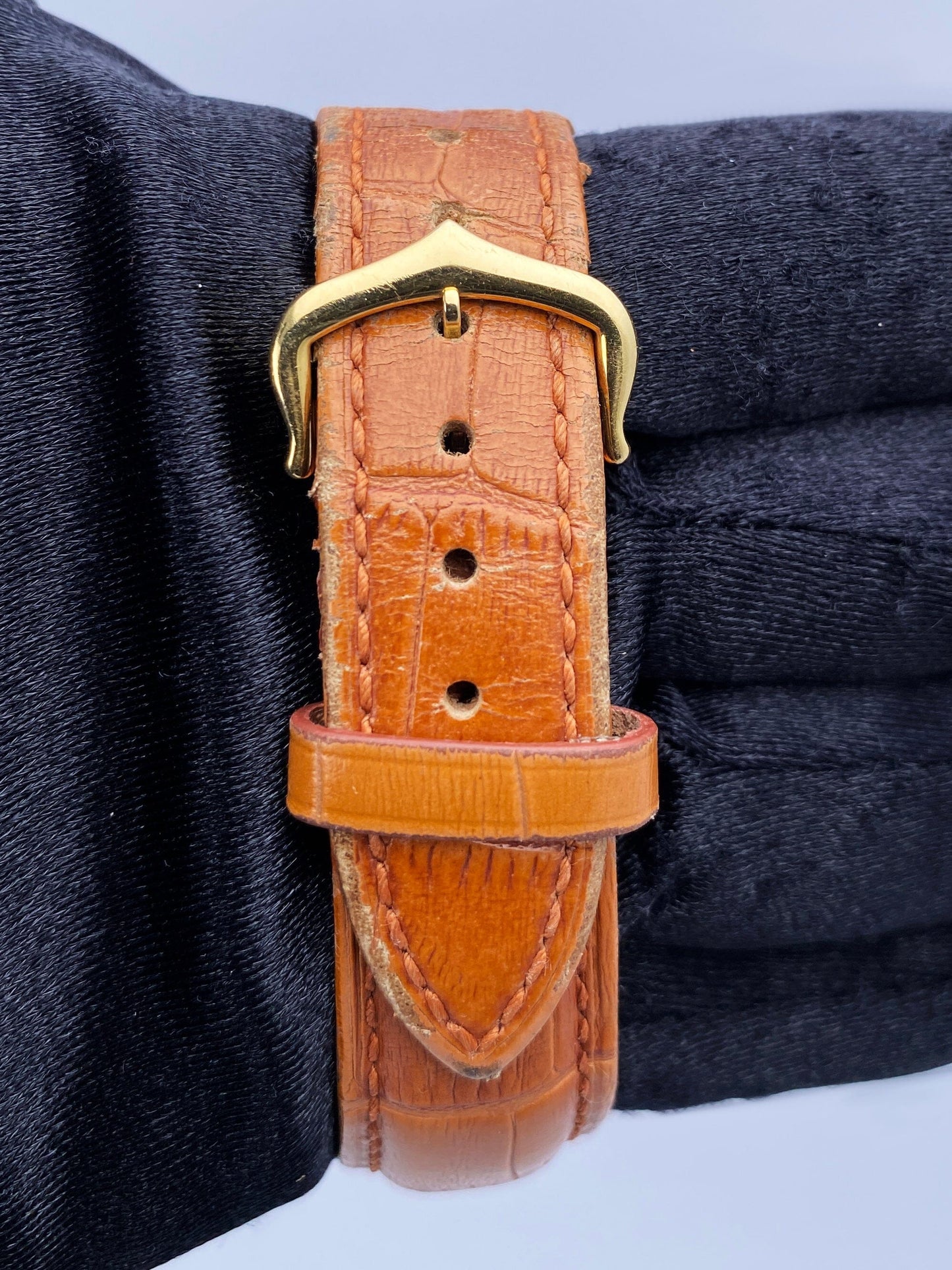 Cartier Tank Louis W1529756 18K Yellow Gold Mens Watch
