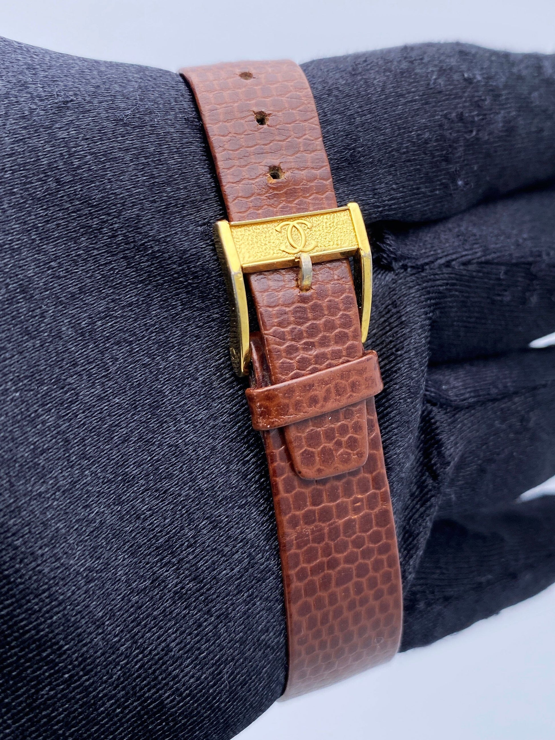 Cartier Tank Must 18K Yellow Gold Ladies Watch