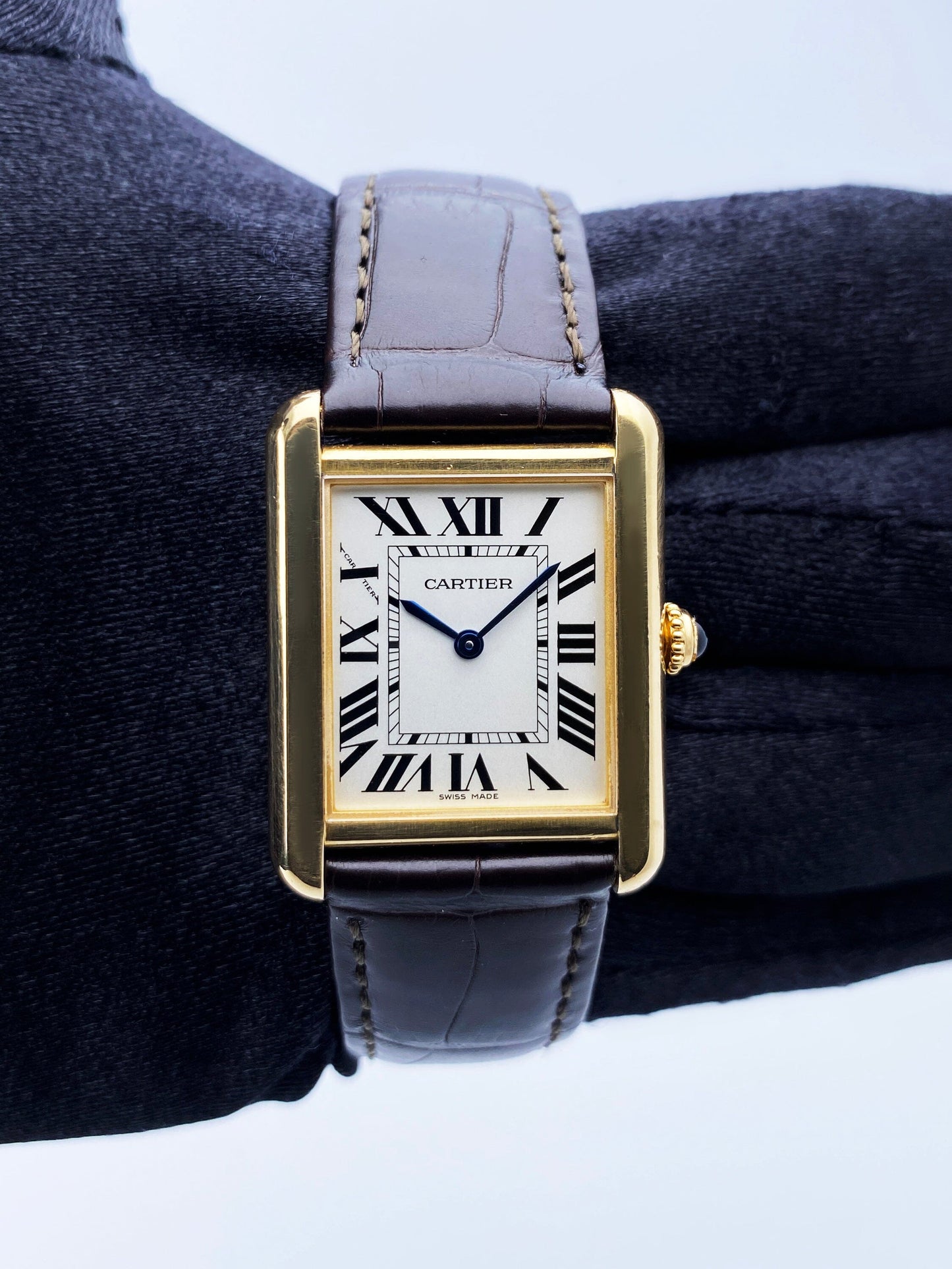 Cartier Tank Solo W5200002 18K Yellow Gold Ladies Watch - Wristwatch