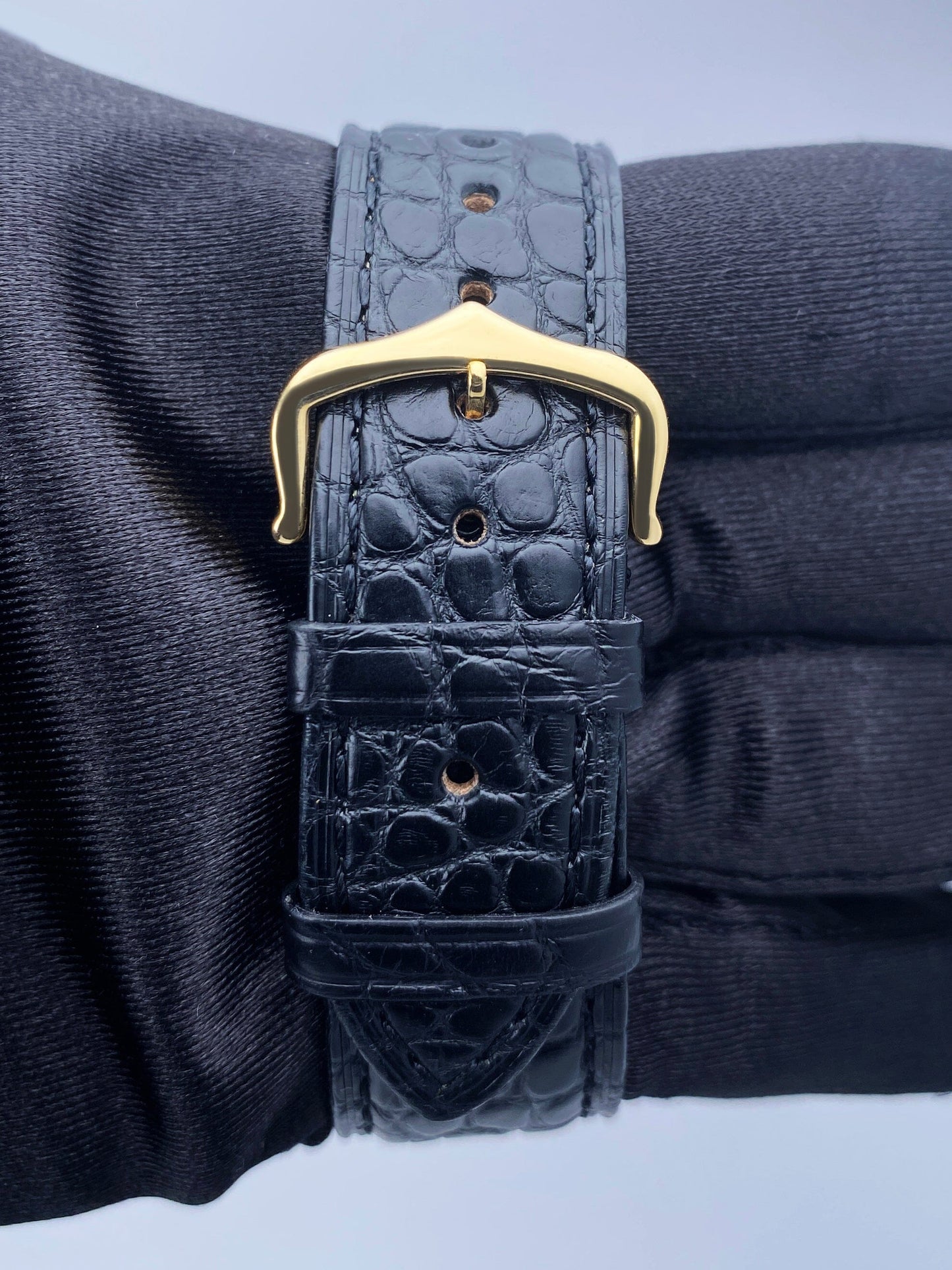 Cartier Tank Solo W5200004 Large Size 18K Yellow Gold Ladies Watch