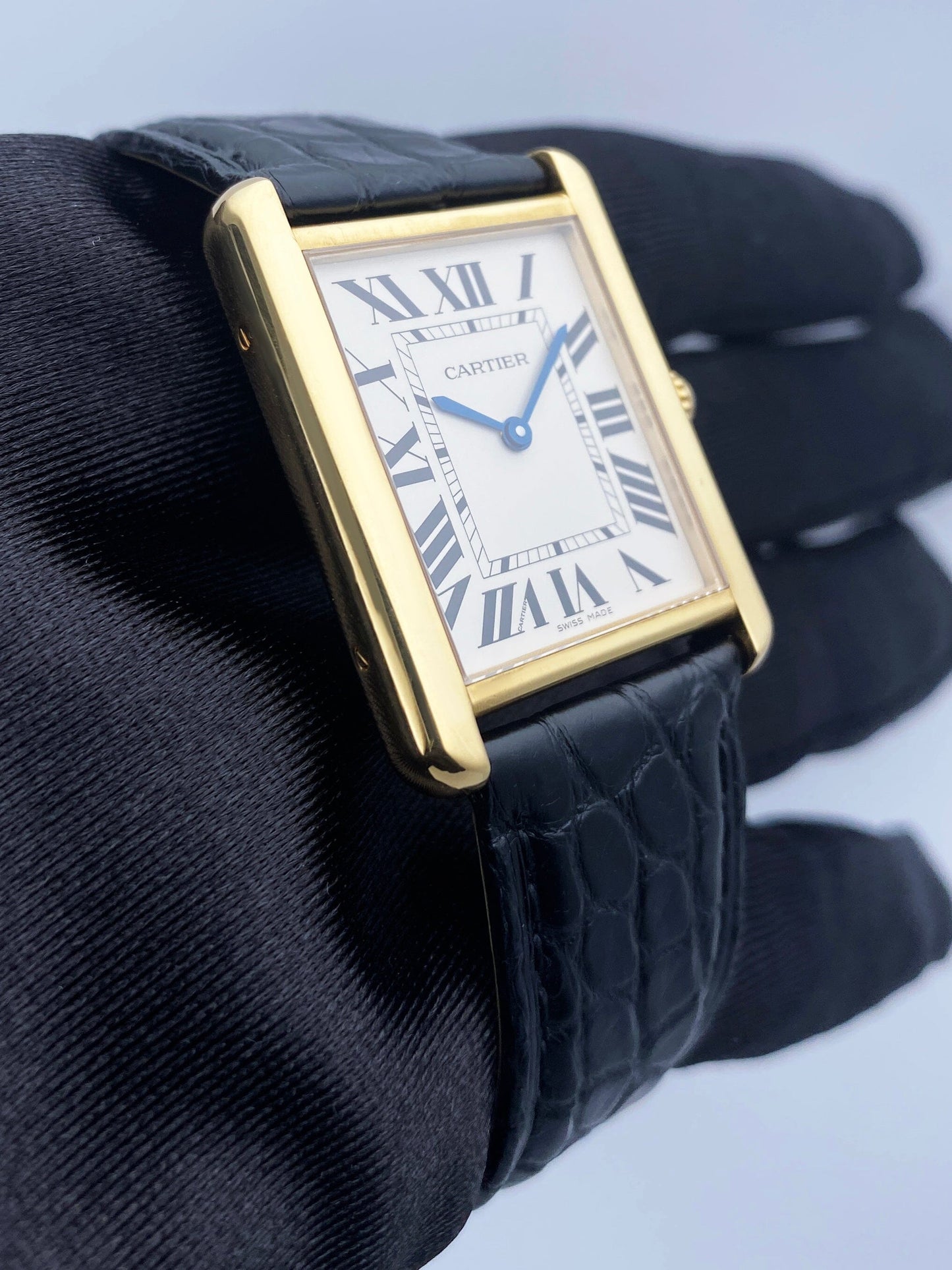 Cartier Tank Solo W5200004 Large Size 18K Yellow Gold Ladies Watch