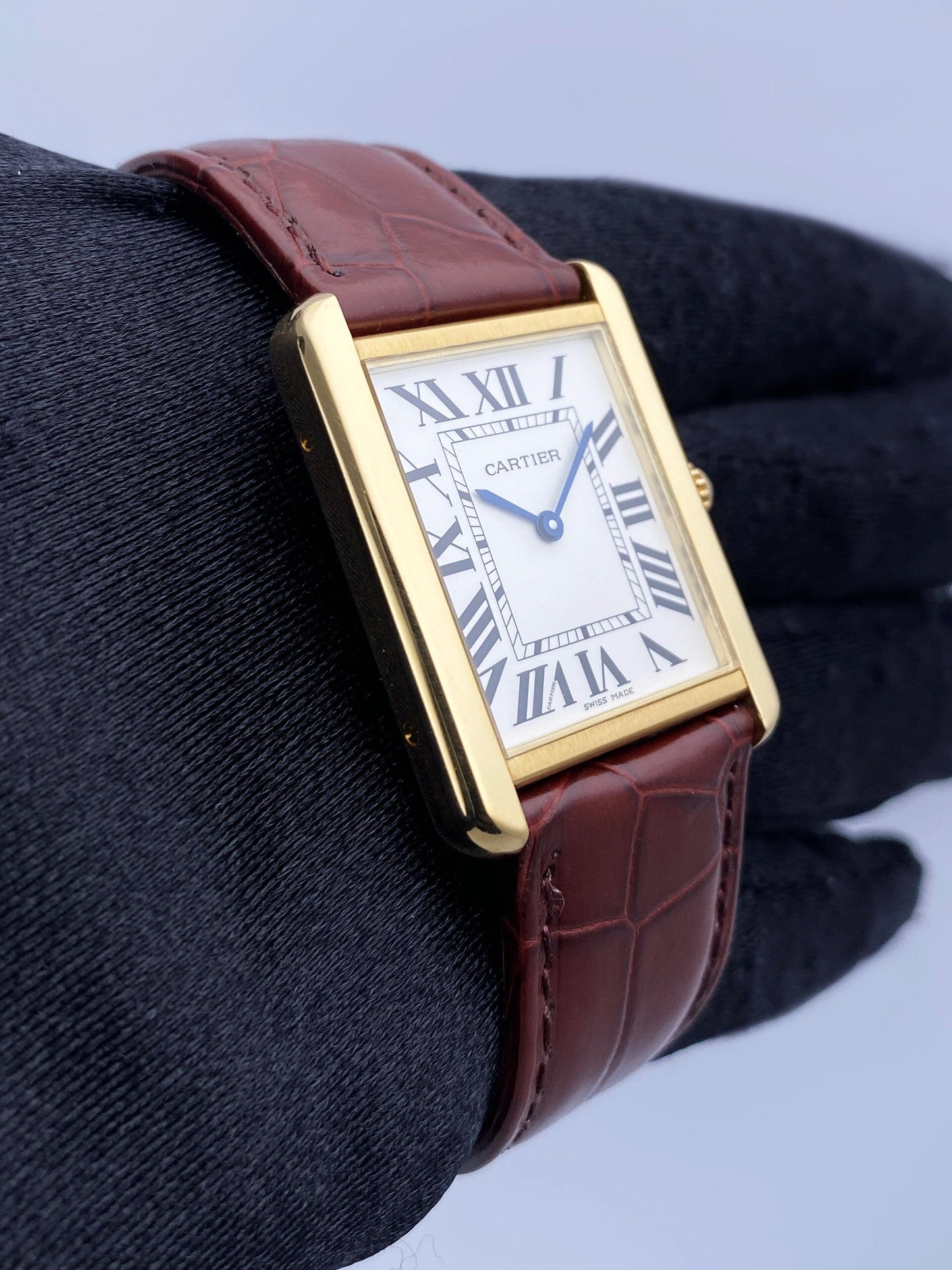 Cartier Tank Solo W5200004 Large Size 18K Yellow Gold Watch Box Papers