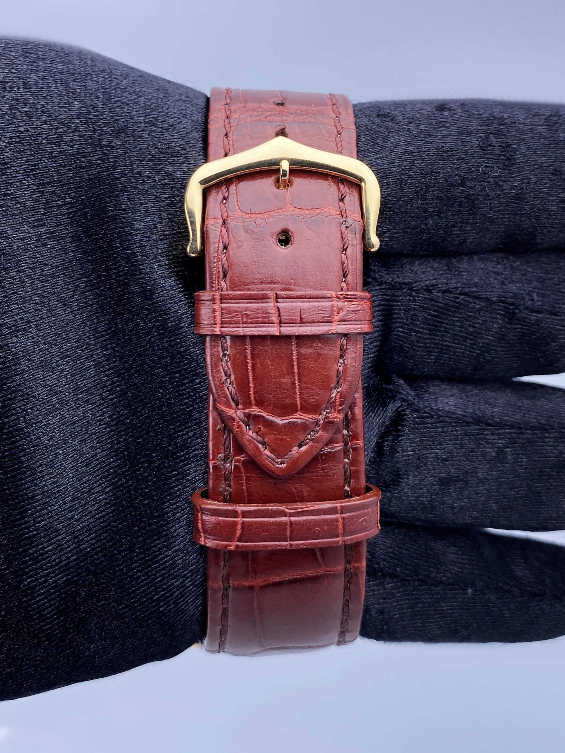 Cartier Tank Solo W5200004 Large Size 18K Yellow Gold Watch Box Papers