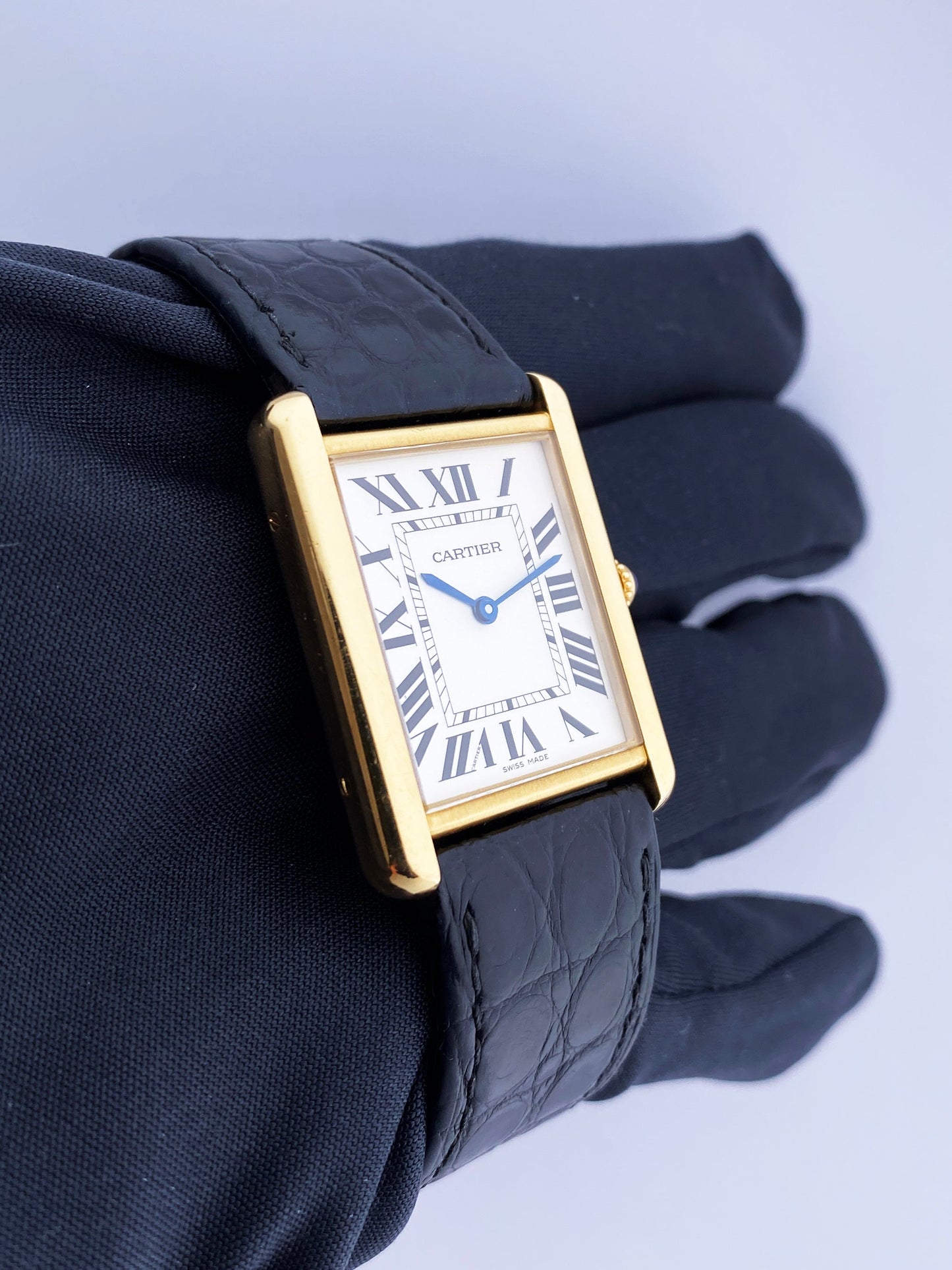 Cartier Tank Solo W5200004 / 2742 18K Yellow Gold Mens Watch - Virtual