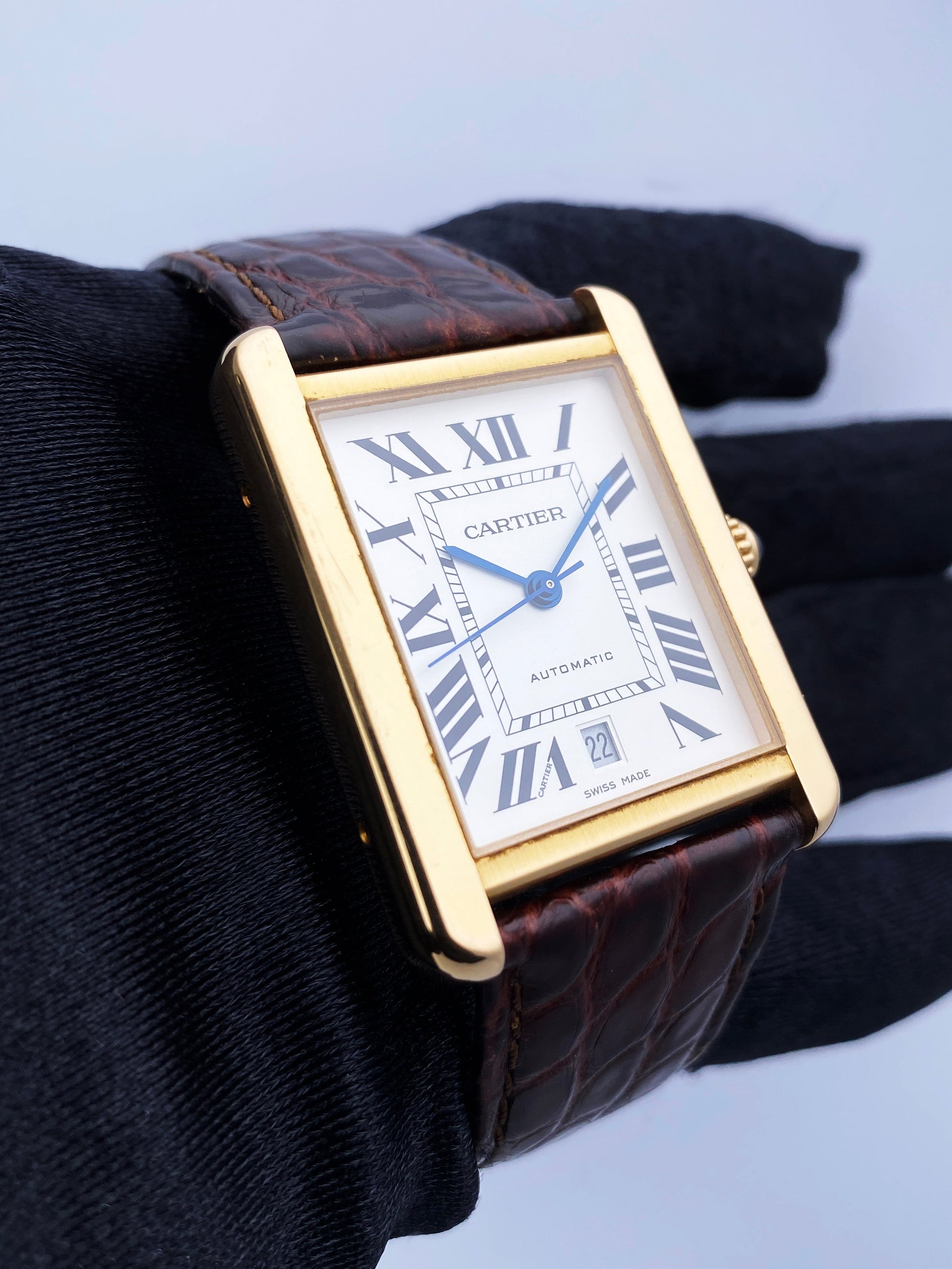 Cartier Tank Solo XL W5200026 18K Rose Gold Mens Watch