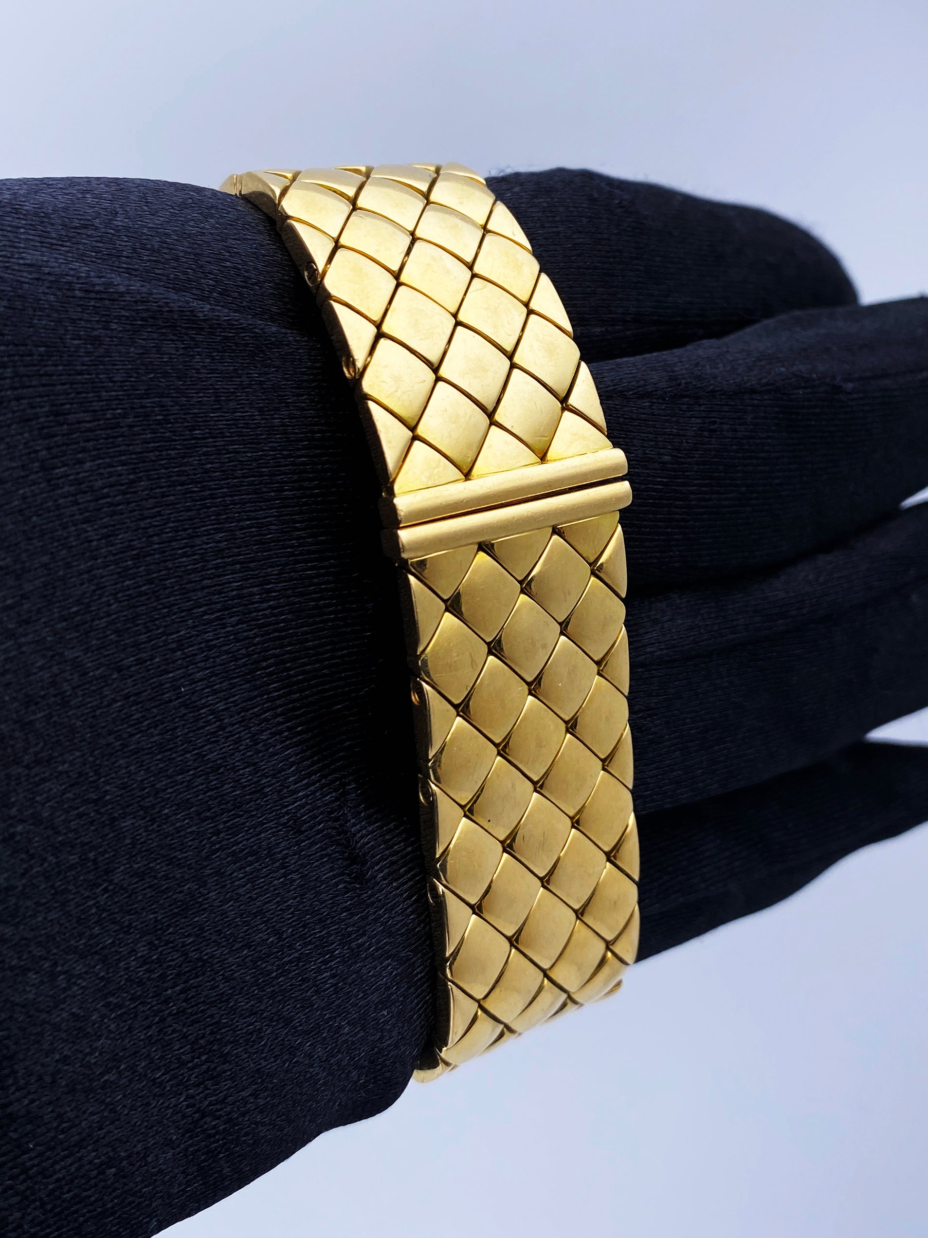 Chanel Matellasse Diamond Bezel 18K Yellow Gold Ladies Watch