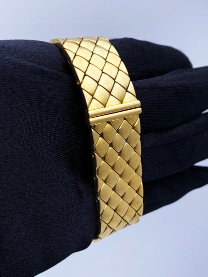 Chanel Matellasse Diamond Bezel 18K Yellow Gold Ladies Watch