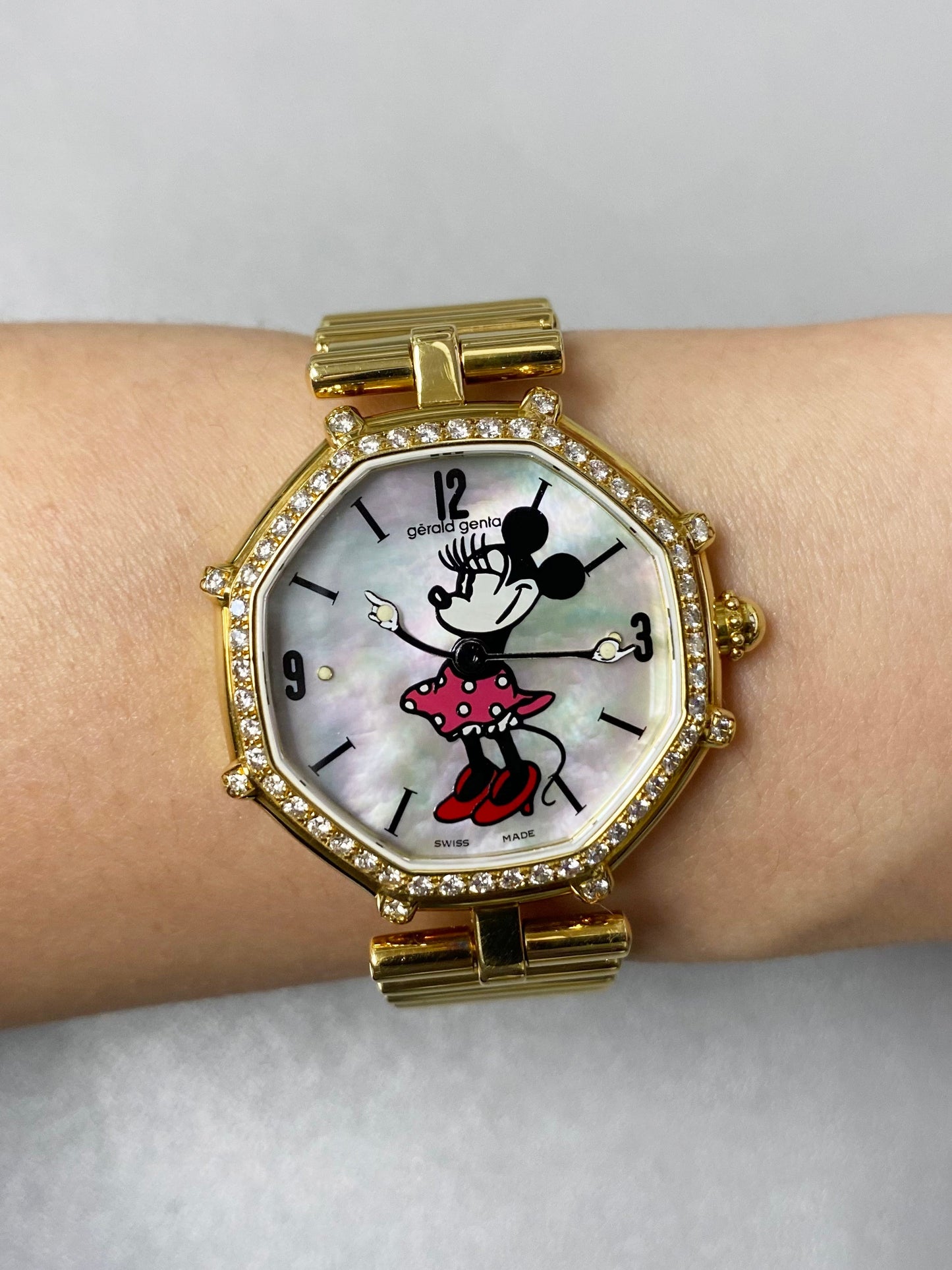 Gérald Genta Disney G.3250.7 Minnie Mouse Dial Ladies Watch Box Papers