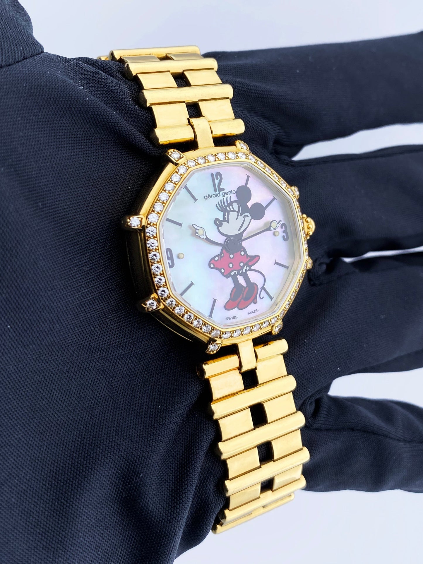 Gérald Genta Disney G.3250.7 Minnie Mouse Dial Ladies Watch Box Papers