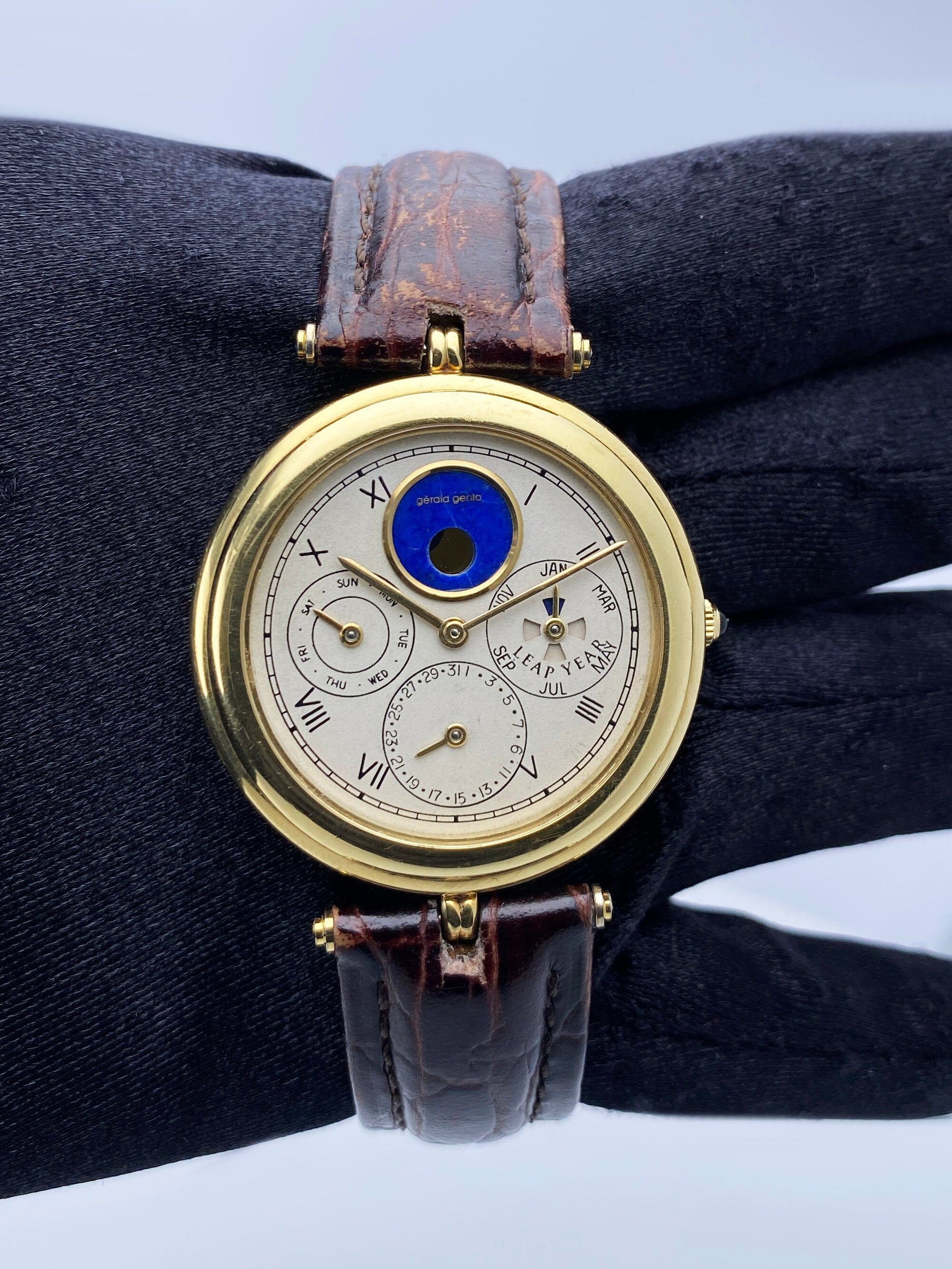 Gérald Genta G21324 Perpetual Calendar Yellow Gold Mens Watch - Watches