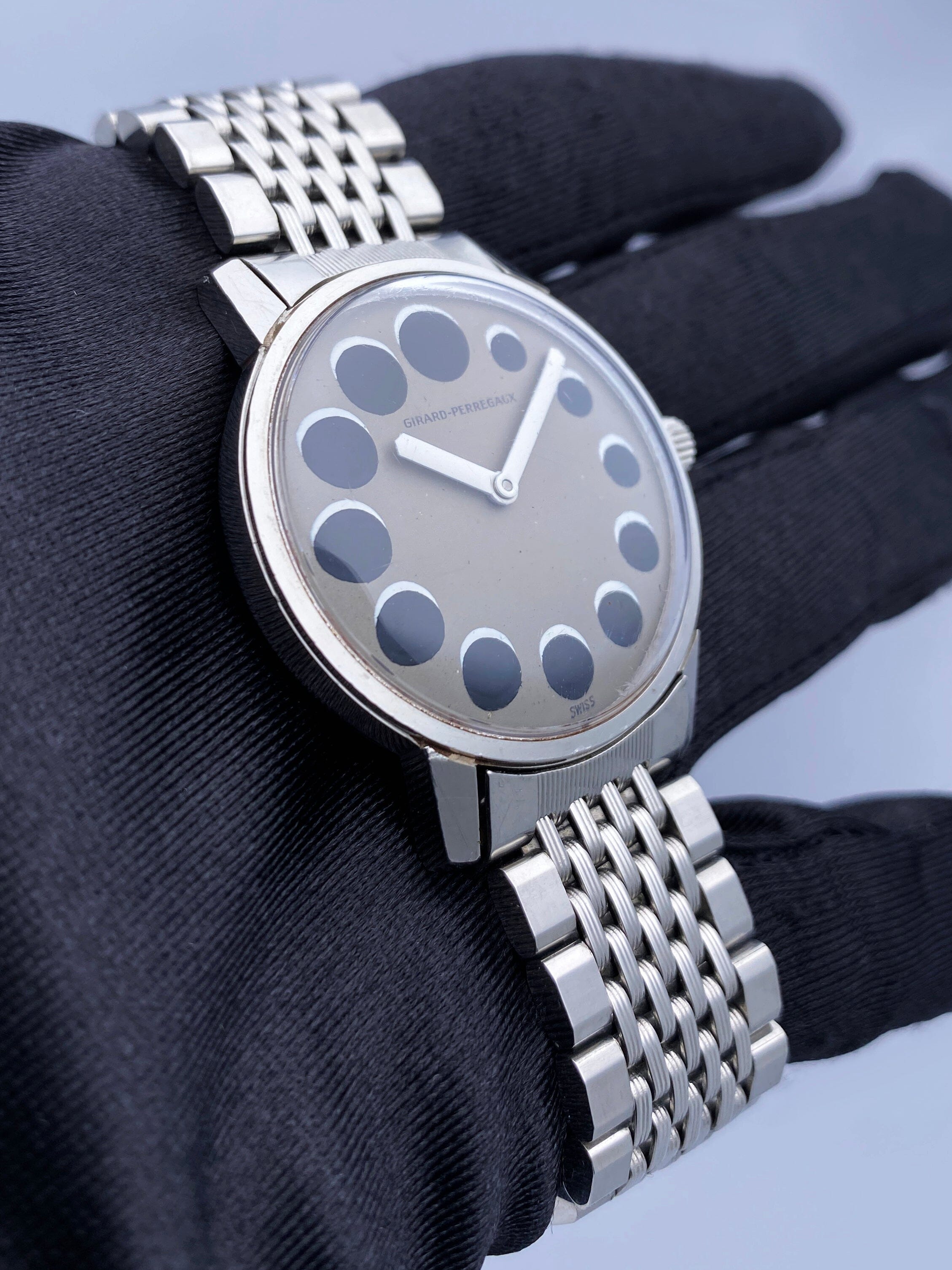 Girard perregaux dot dial 2025
