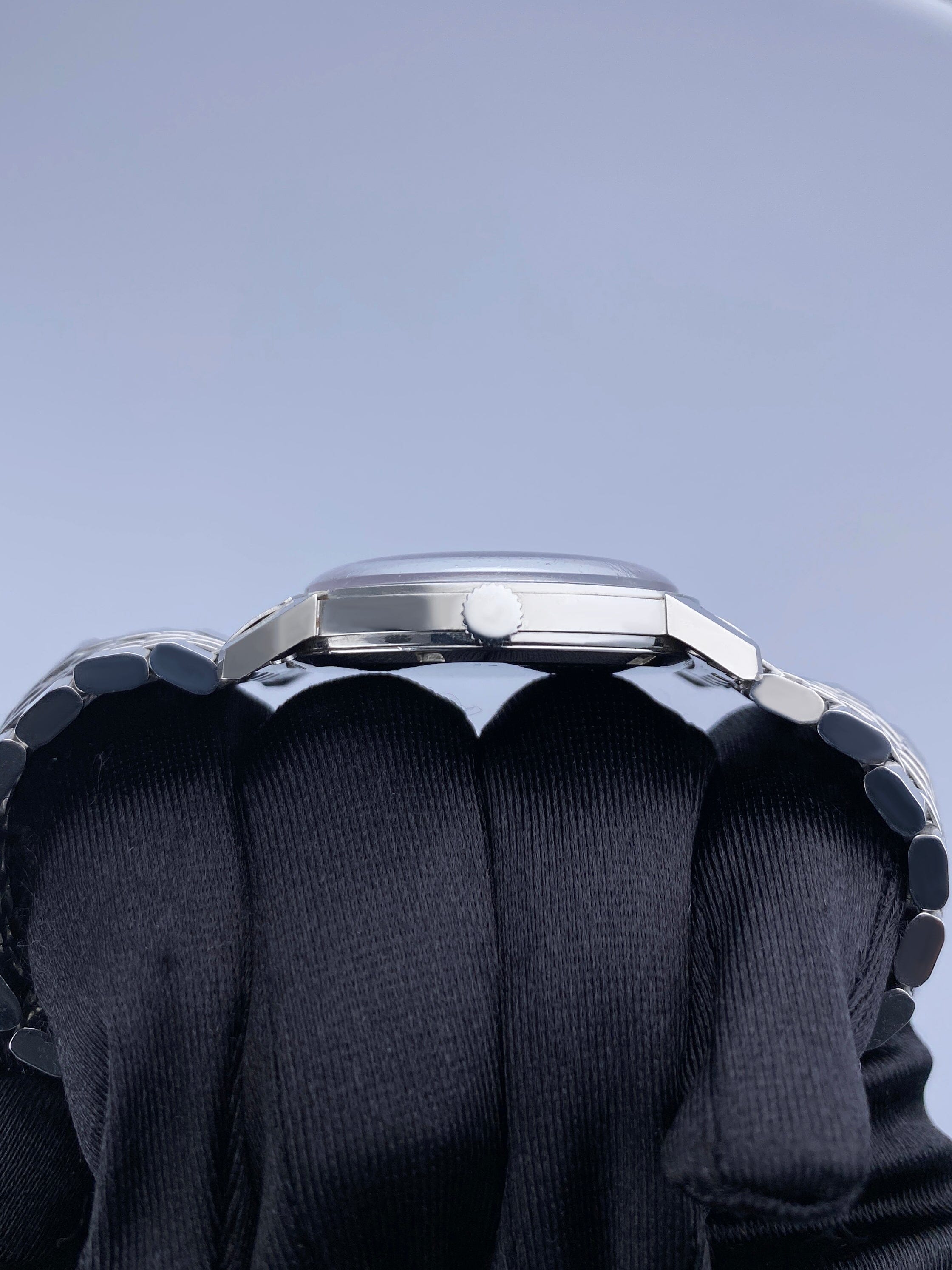Girard perregaux dot dial best sale