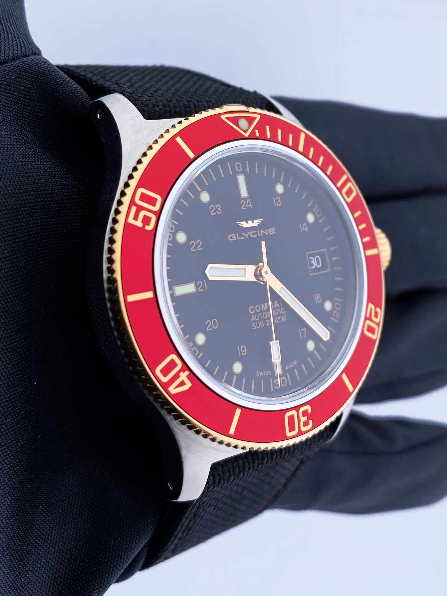 Glycine Combat Sub 3908 Black Dial Mens Watch Box & Papers - Wristwatch