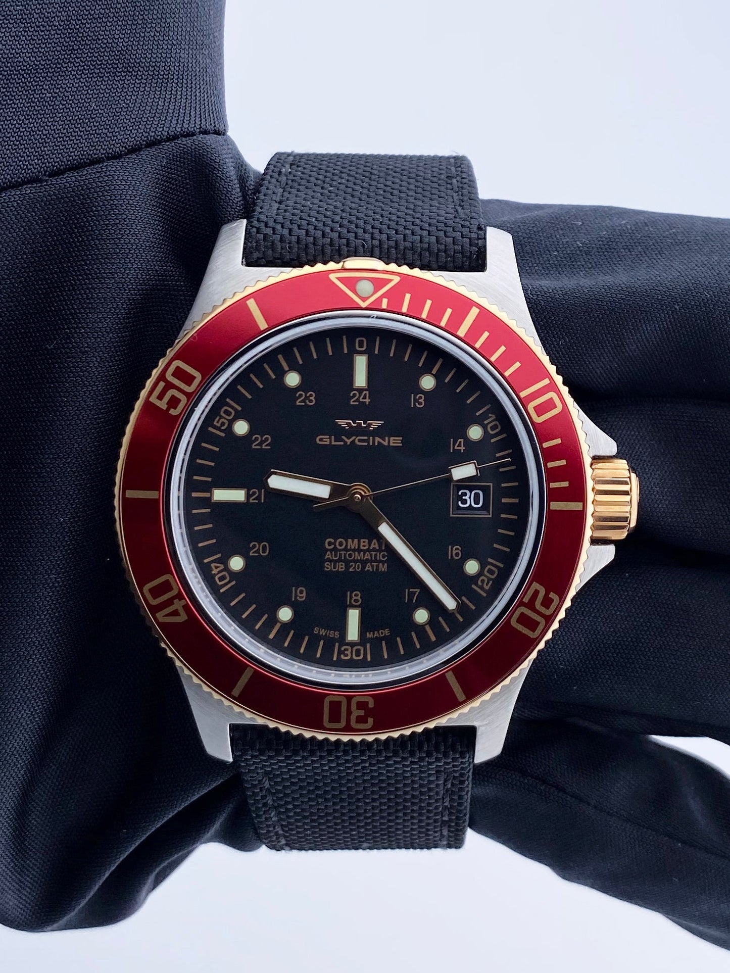 Glycine Combat Sub 3908 Black Dial Mens Watch Box & Papers - Wristwatch