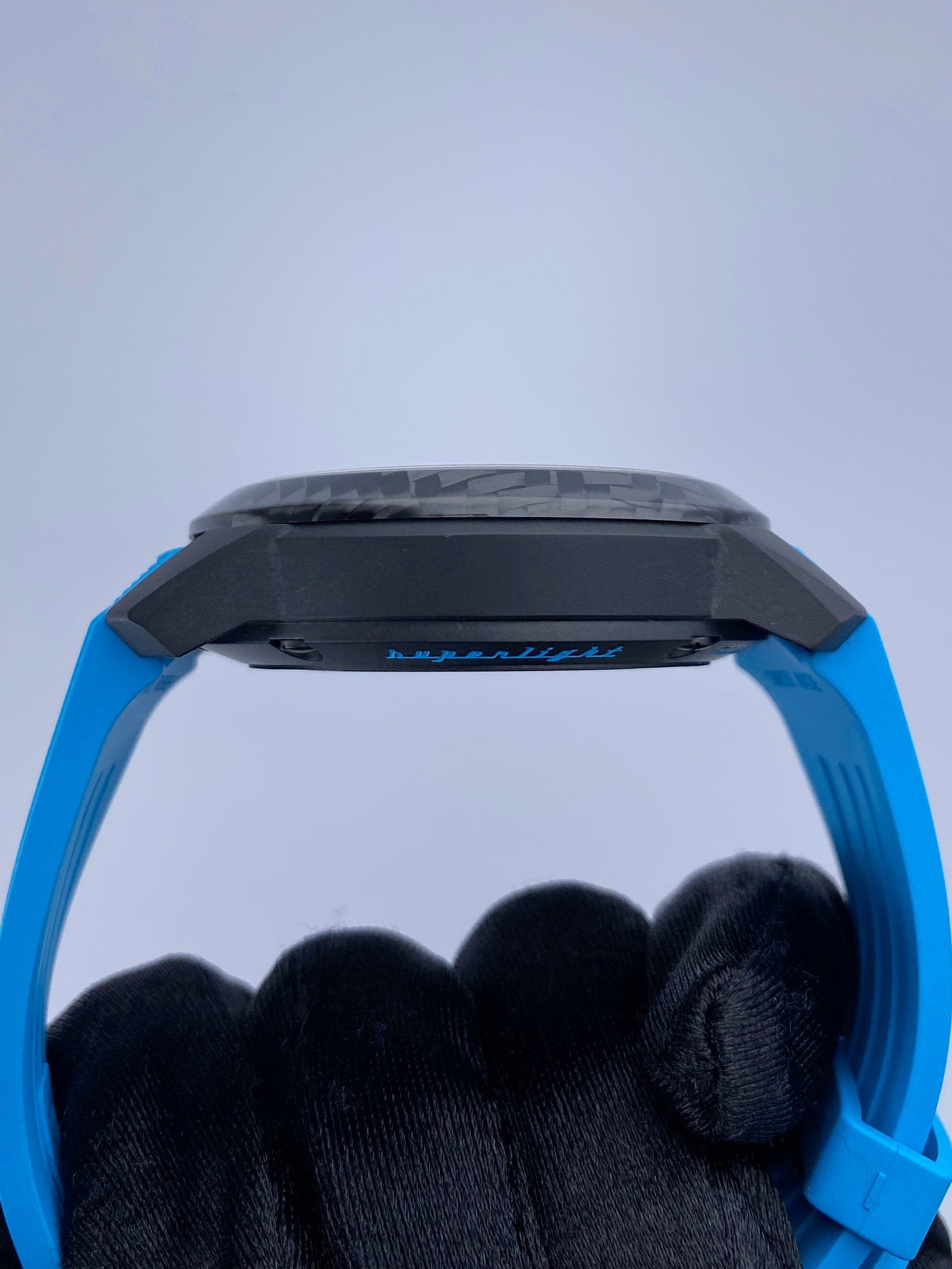 Graham Chronofighter Oversize Superlight Carbon Blue Mens Watch Box Papers