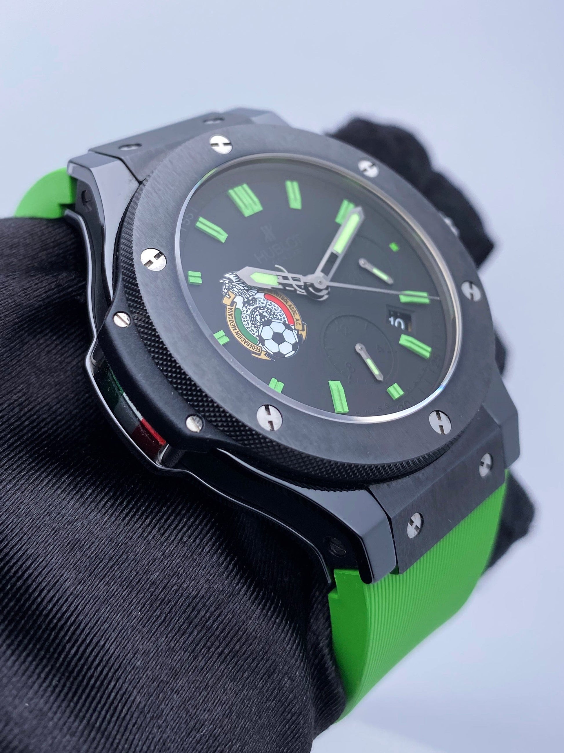 Hublot Big Bang Mexican Futbol 2007 Limited Edtion 301.CX.134.RX.MEX07 Watch Box Papers - Watches