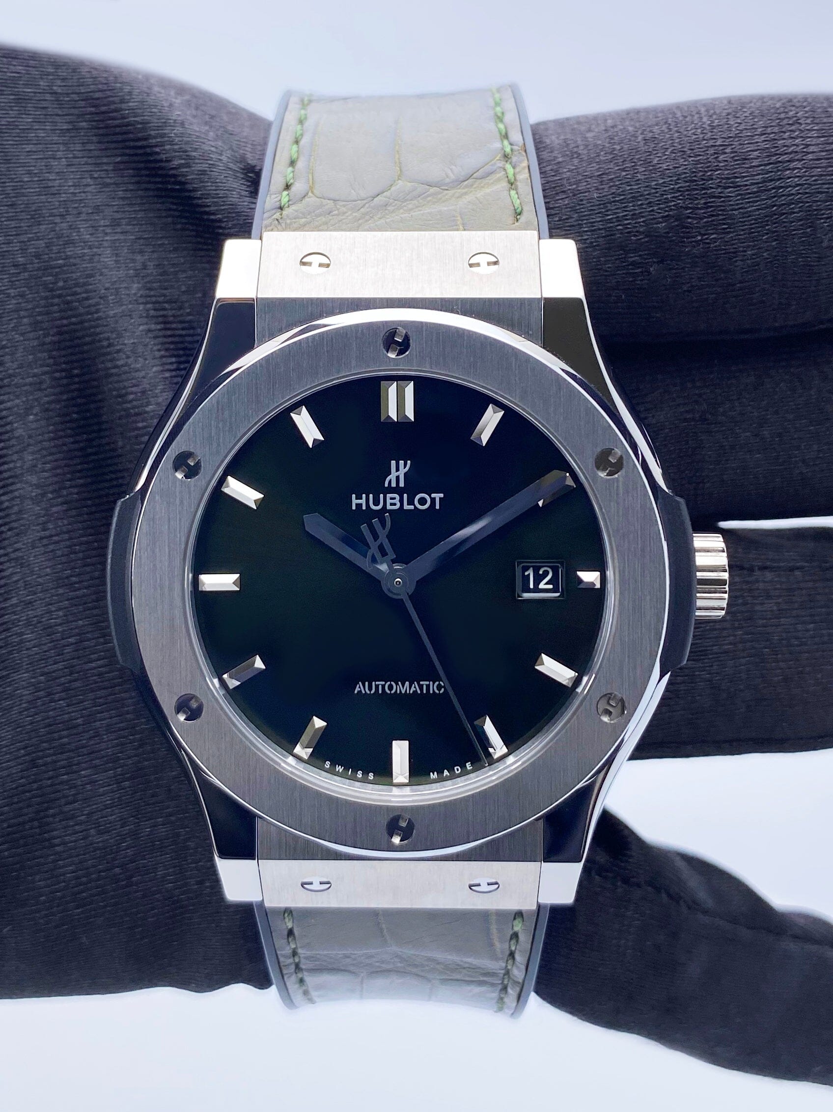 Hublot Classic Fusion 542.NX.8970.LR Green Dial Titanium Mens Watch Box Papers