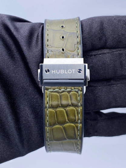 Hublot Classic Fusion 542.NX.8970.LR Green Dial Titanium Mens Watch Box Papers