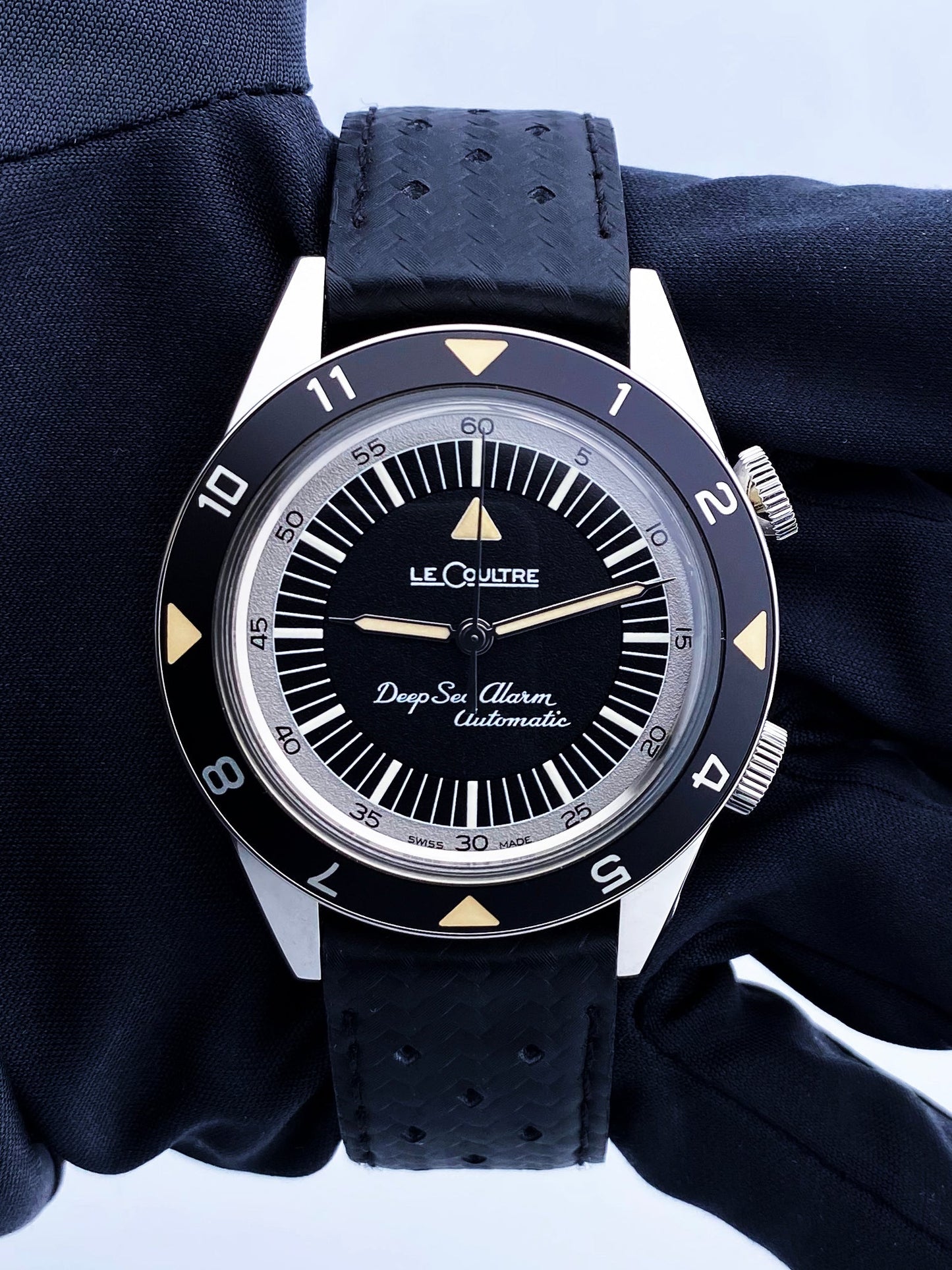 Jaeger LeCoultre Deep Sea Alarm JLQ2028440 Mens Watch Box Papers