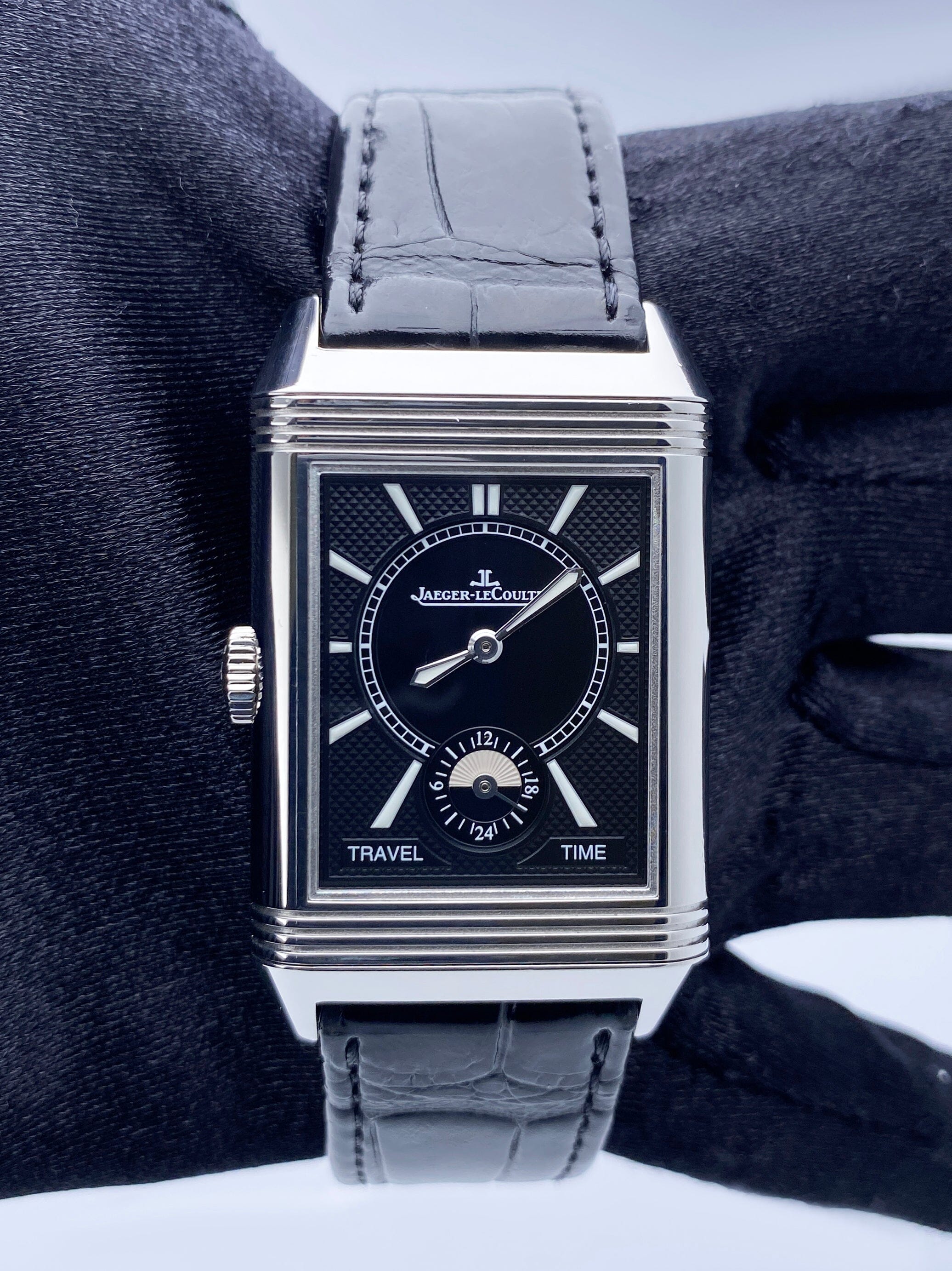 Jaeger-LeCoultre Reverso Classic Q384820 Mens Watch Box Papers