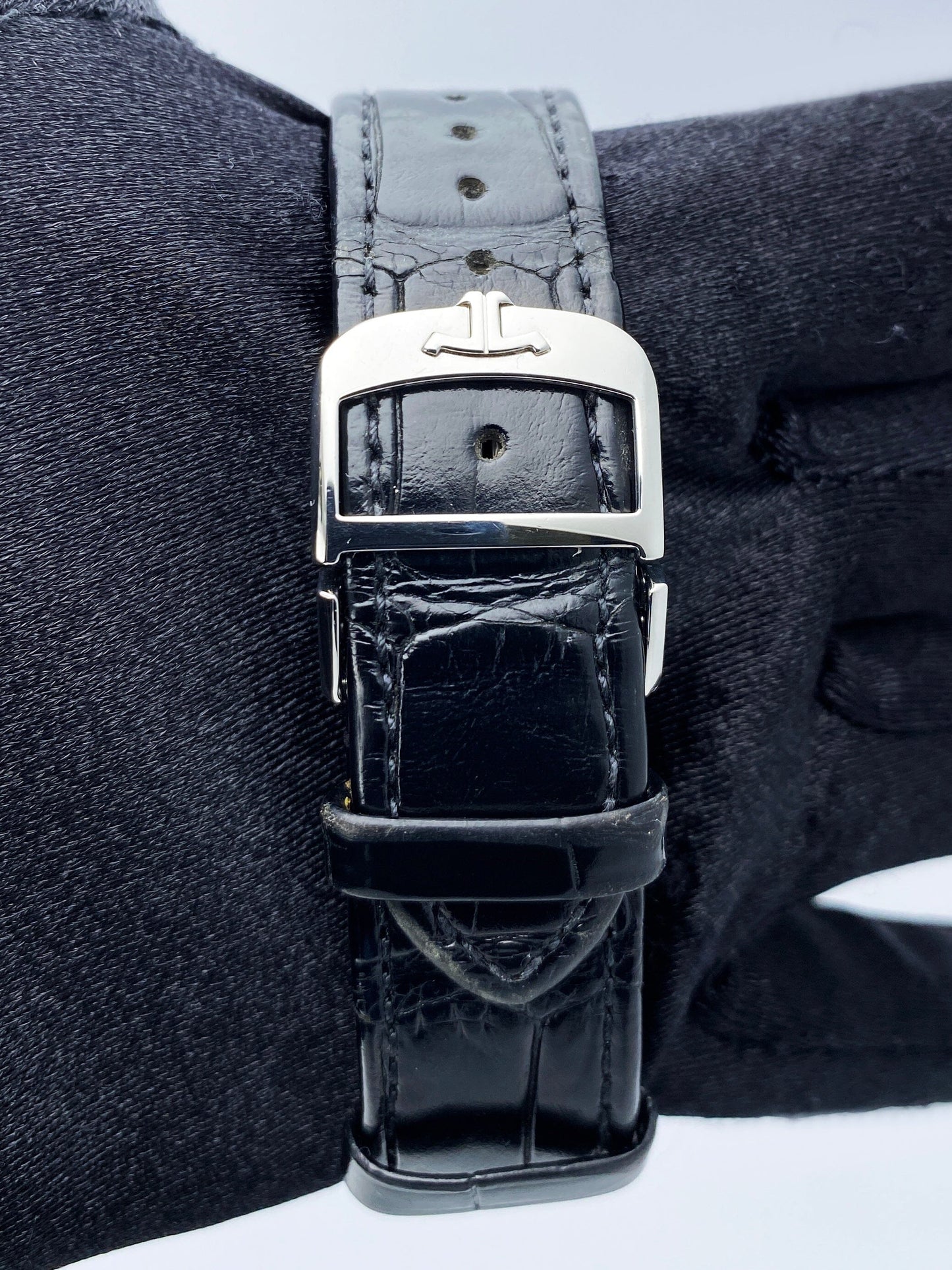 Jaeger-LeCoultre Reverso Classic Q384820 Mens Watch Box Papers - Virtual