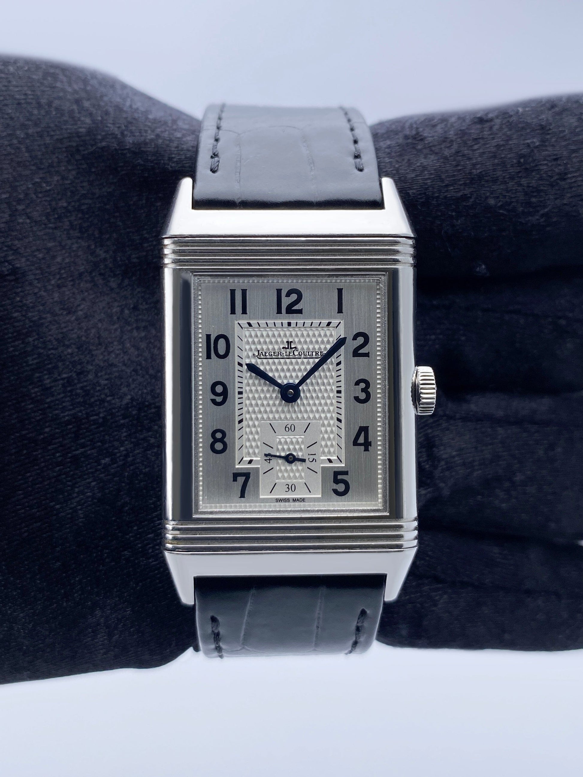 Jaeger-LeCoulture Reverso Classic Q2438520 Mens Watch Box Papers