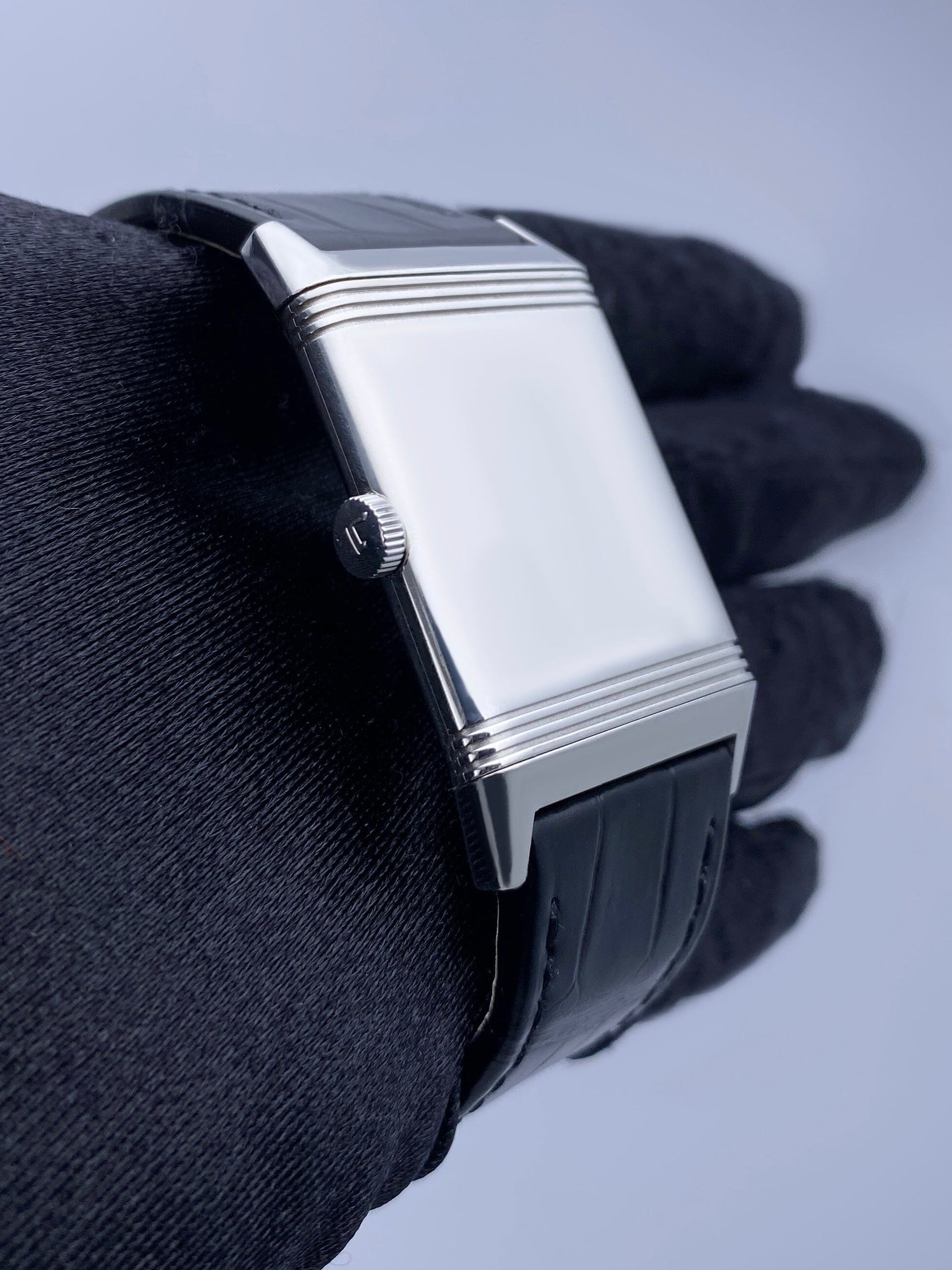 Jaeger-LeCoulture Reverso Classic Q2438520 Mens Watch Box Papers