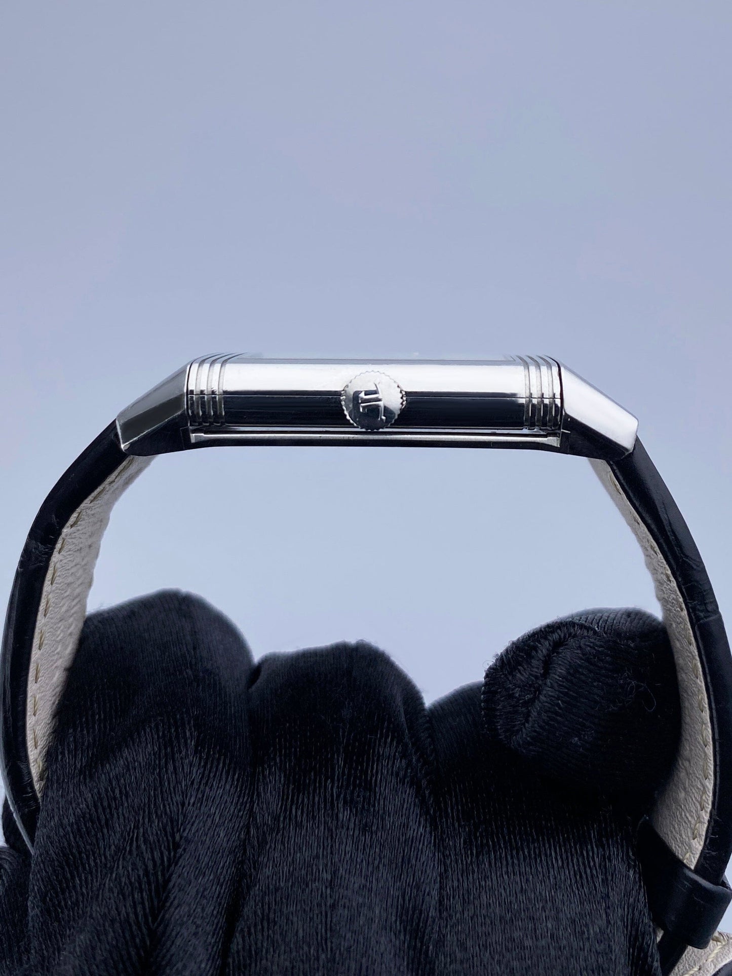 Jaeger-LeCoulture Reverso Classic Q2438520 Mens Watch Box Papers