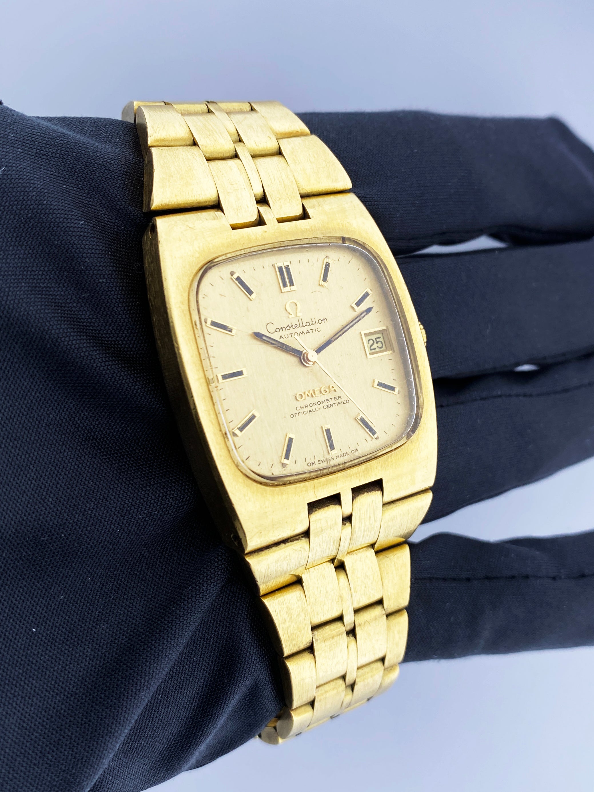 Omega constellation automatic chronometer 18k gold mens watch hot sale