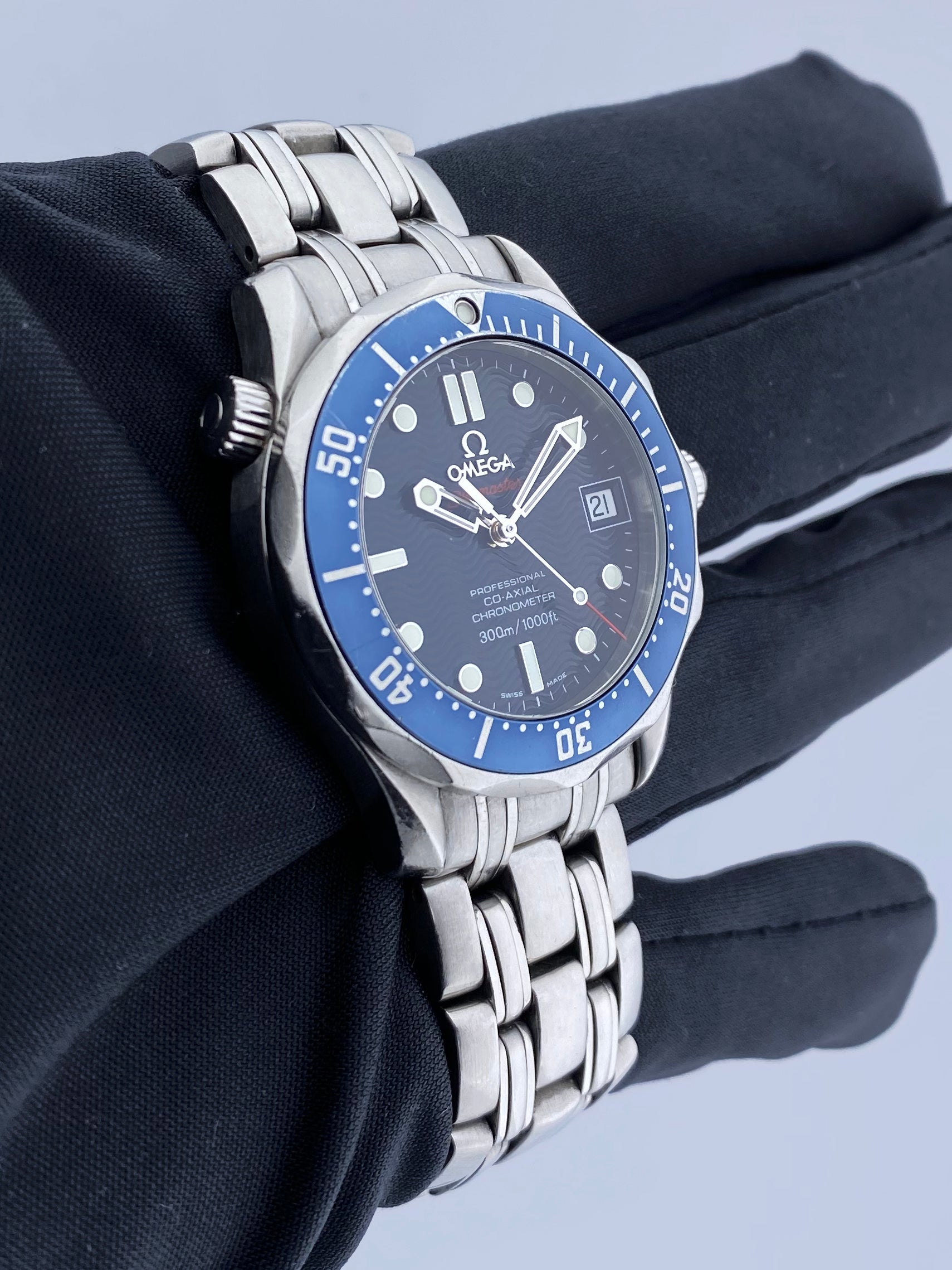 Omega Seamaster 2222.80.00 Blue Dial Mens Watch