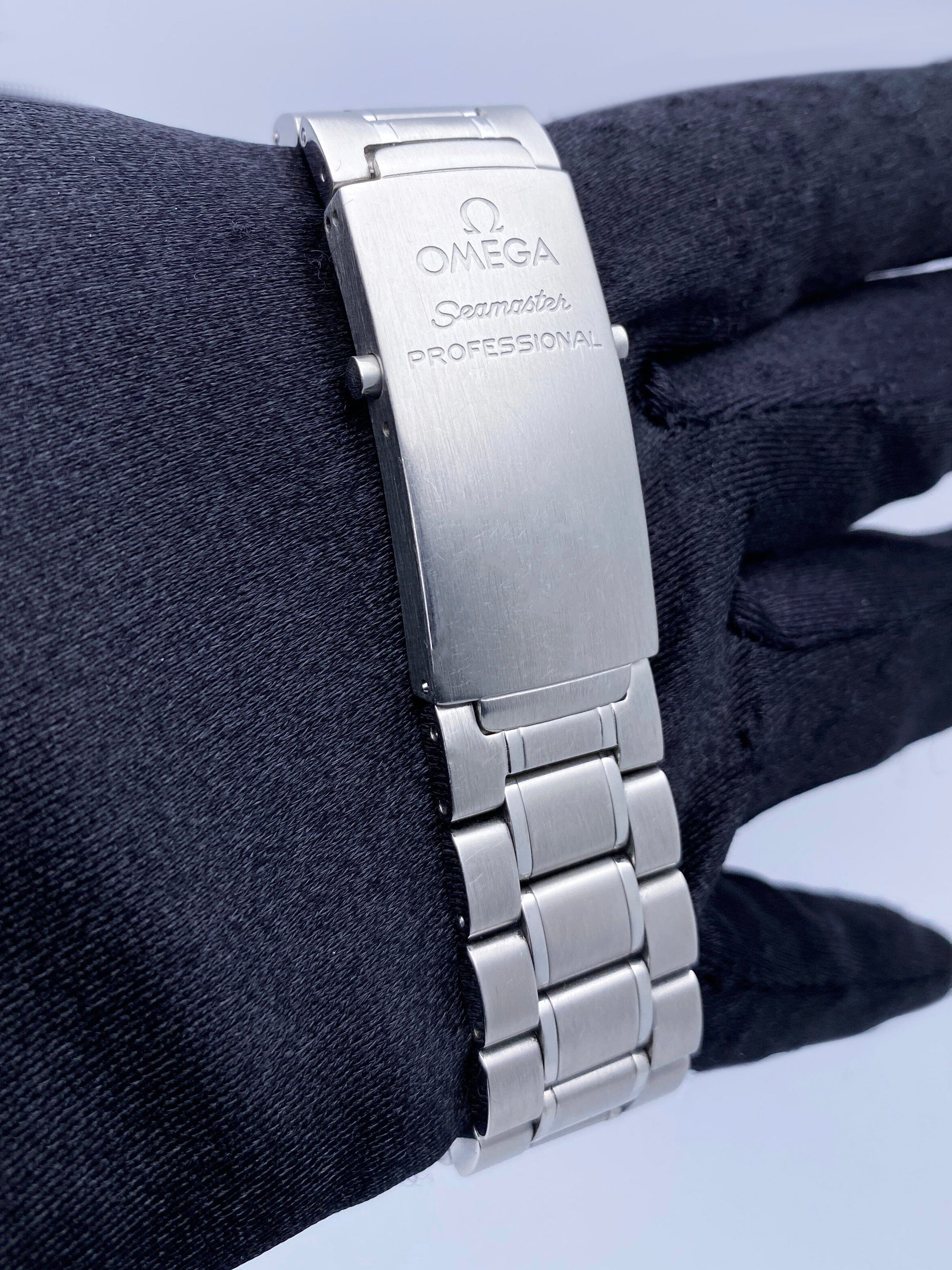 Omega Seamaster 2254.50.00 Black dial Steel Mens Watch