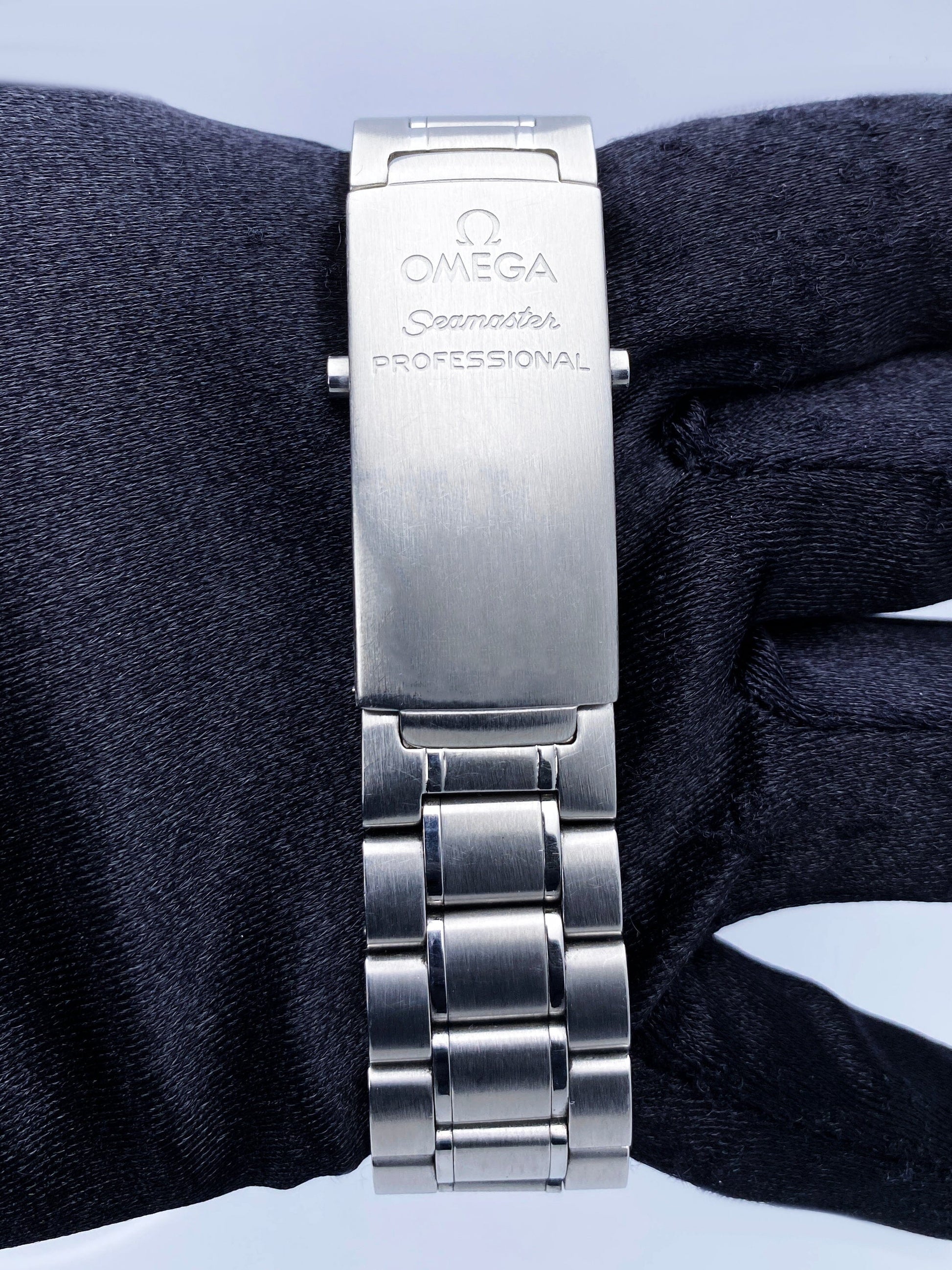 Omega Seamaster 2254.50.00 Black dial Steel Mens Watch