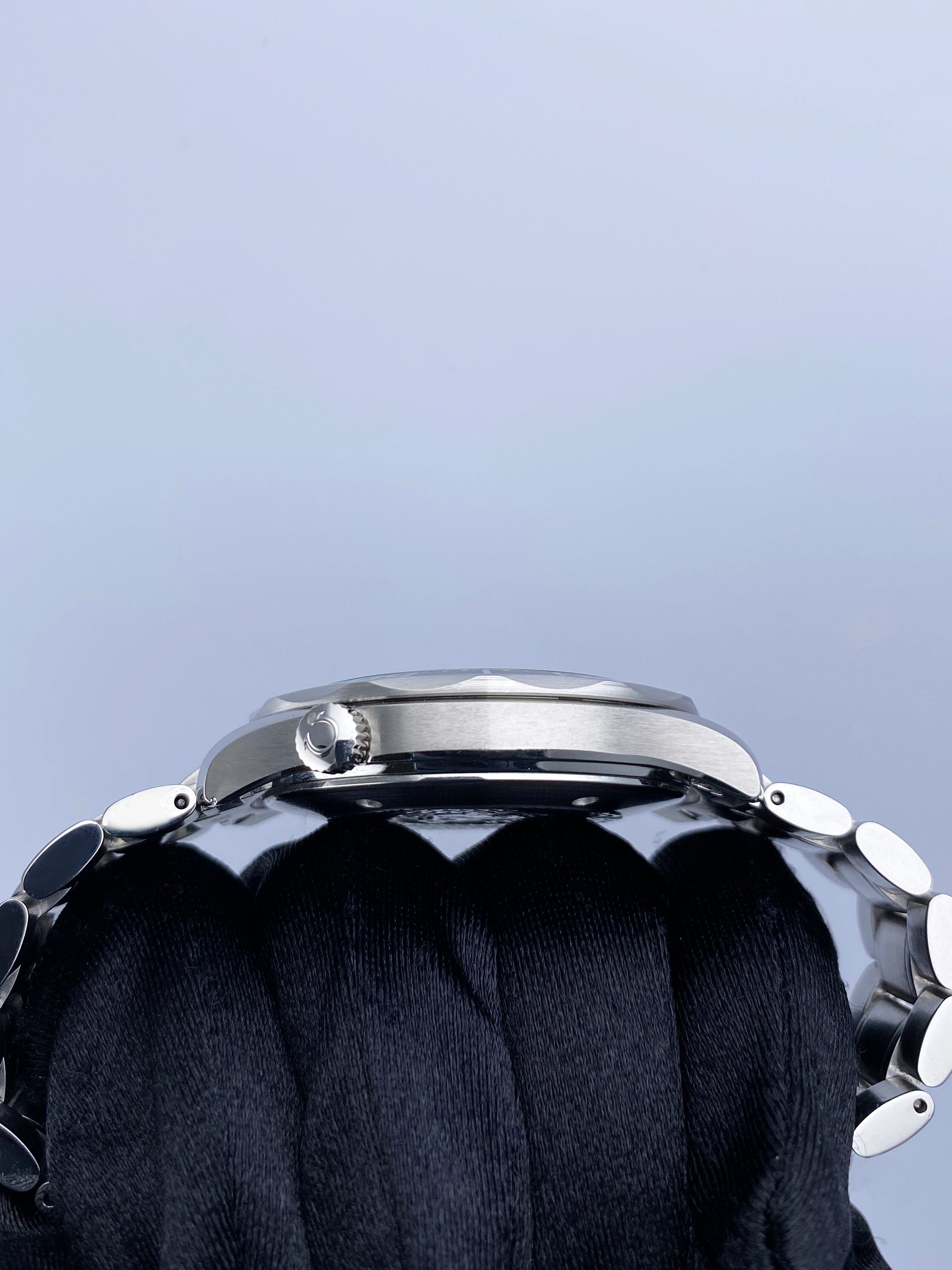 Omega Seamaster 2254.50.00 Chronometer Mens Watch Box Papers – Phigora