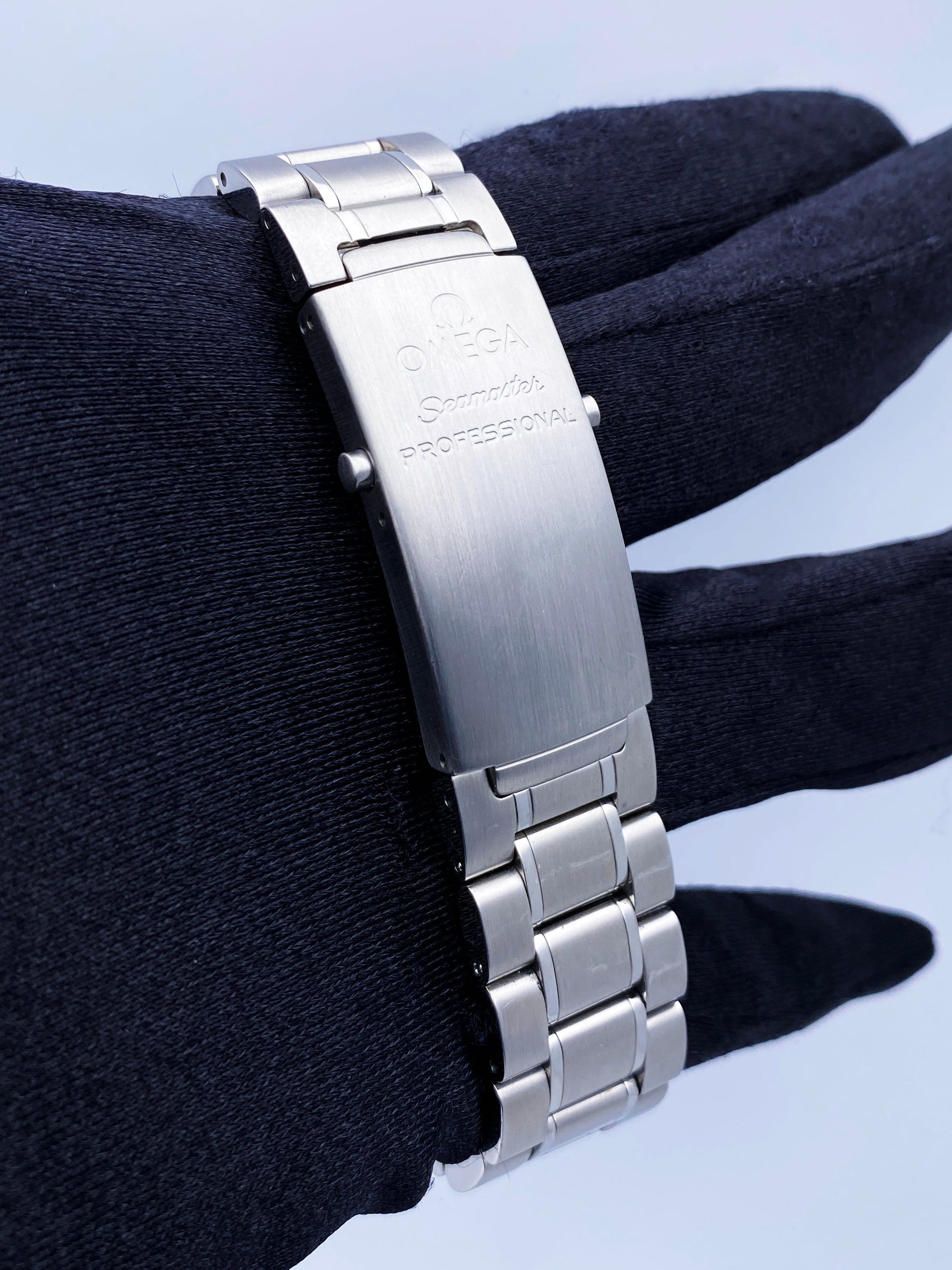 Omega Seamaster 2255.80.00 300M Chronometer Mens Watch