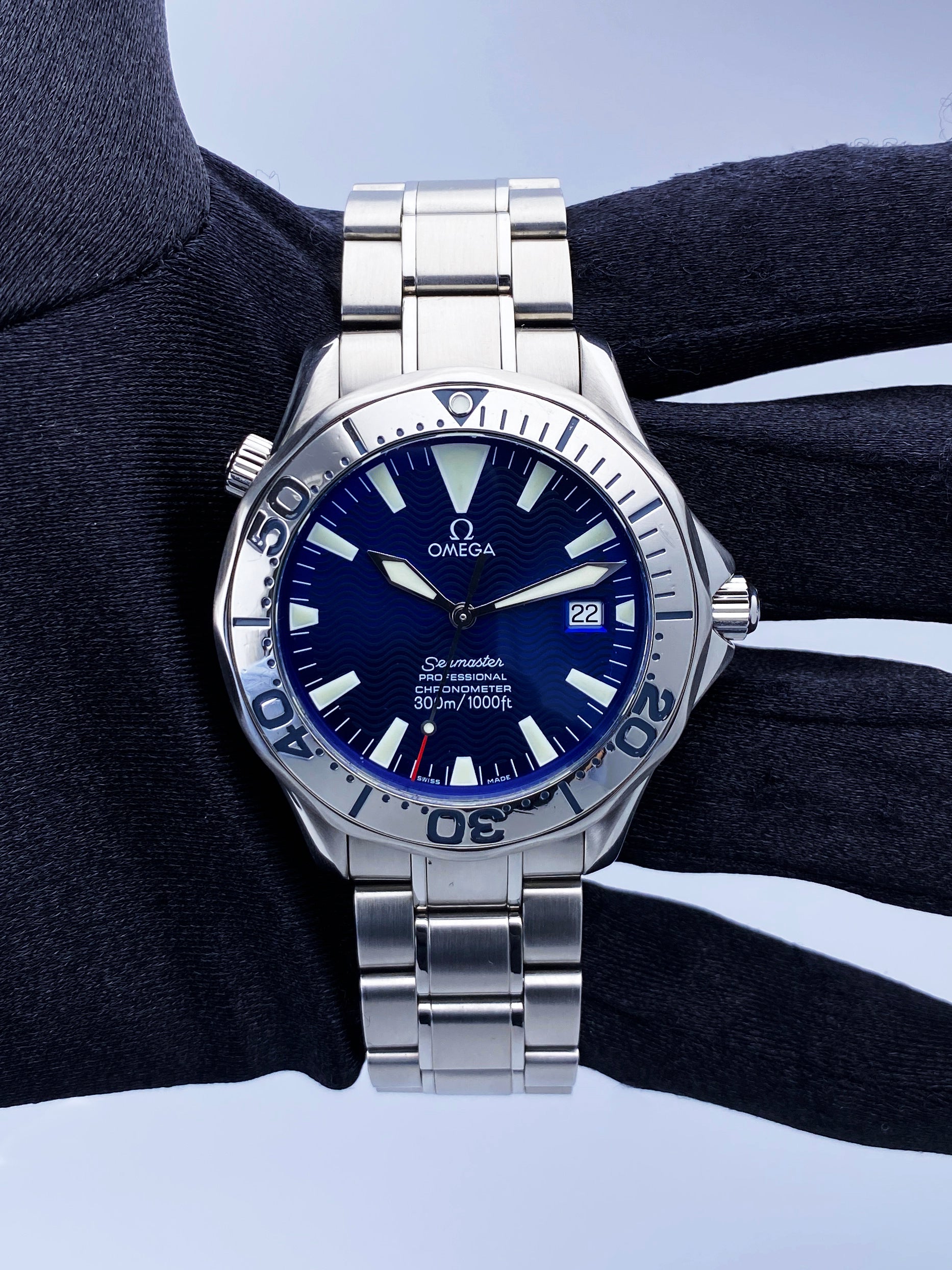Omega Seamaster 2255.80.00 300M Chronometer Mens Watch