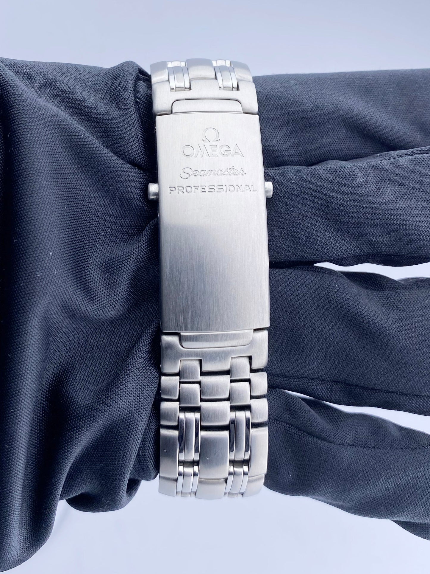 Omega Seamaster Professional 2562.20.00 Midsize Men’s Watch - Wristwatch